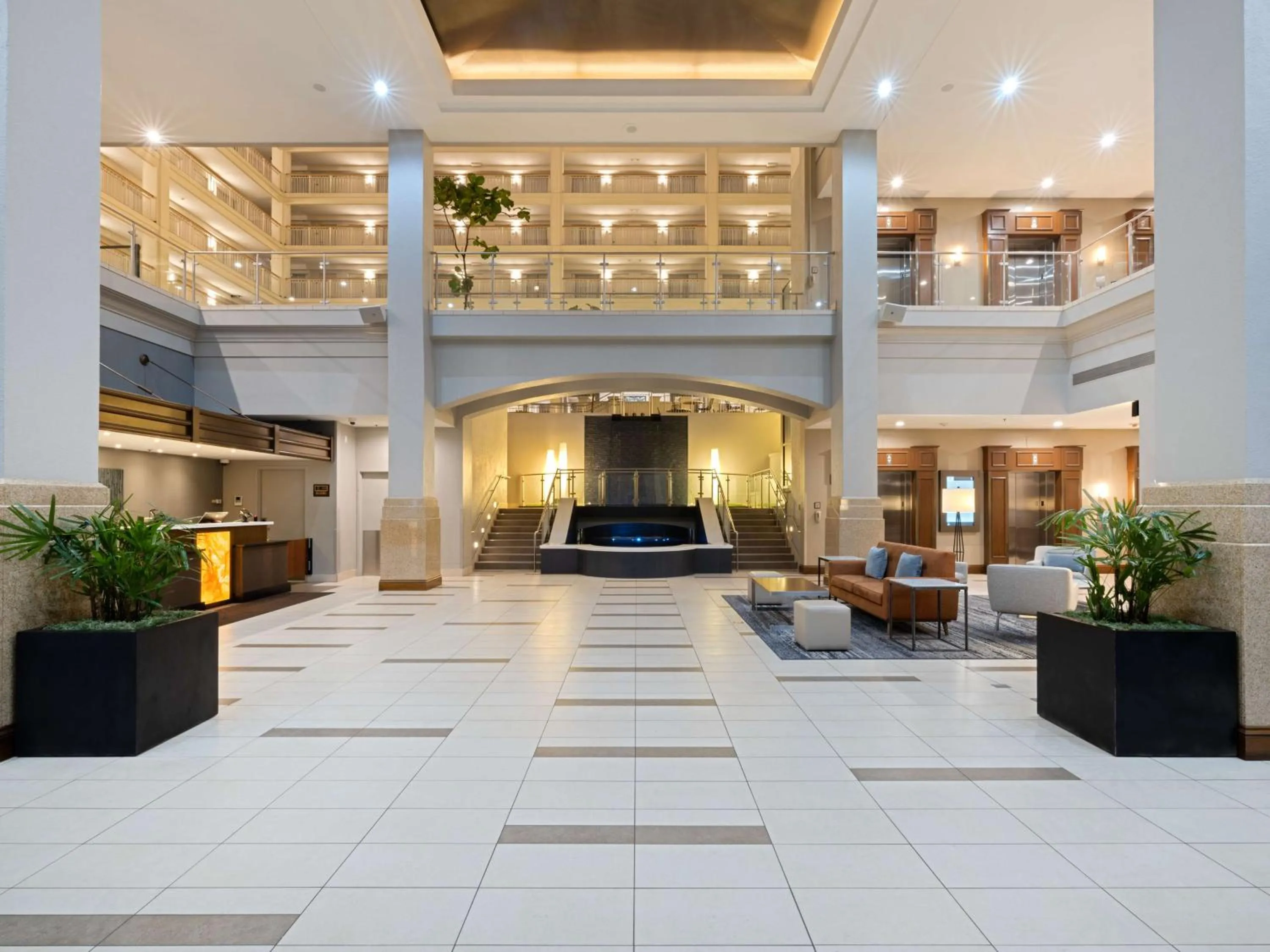 Lobby or reception in Embassy Suites Chicago - Downtown River North