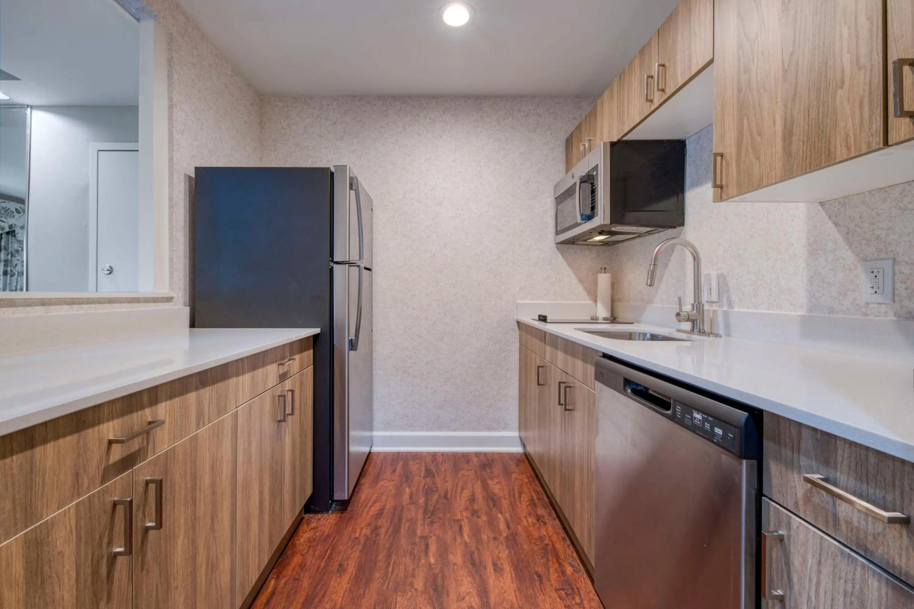 Kitchen or kitchenette in Hampton Inn & Suites Wilmington/Wrightsville Beach