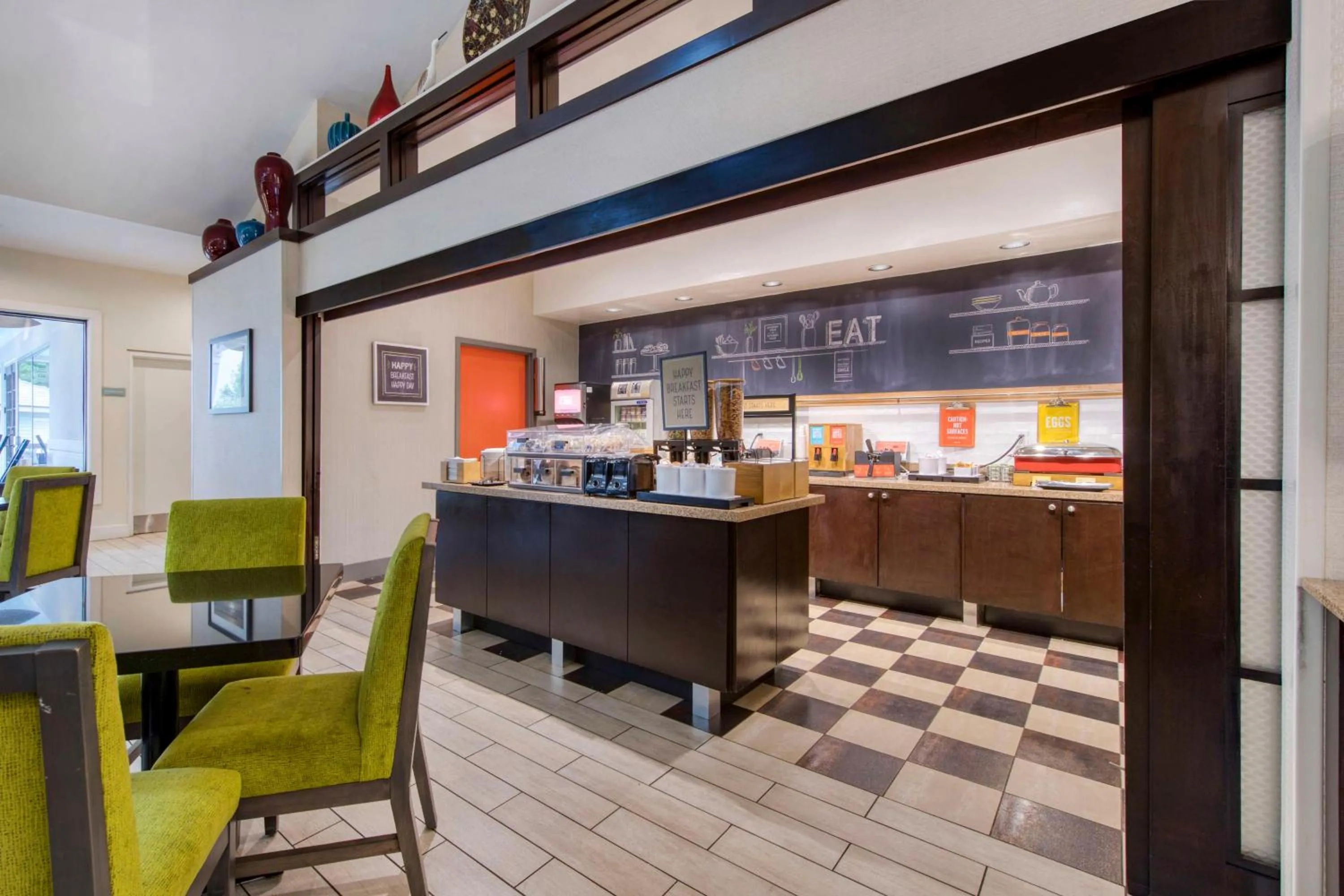 Breakfast in Hampton Inn & Suites Wilmington/Wrightsville Beach