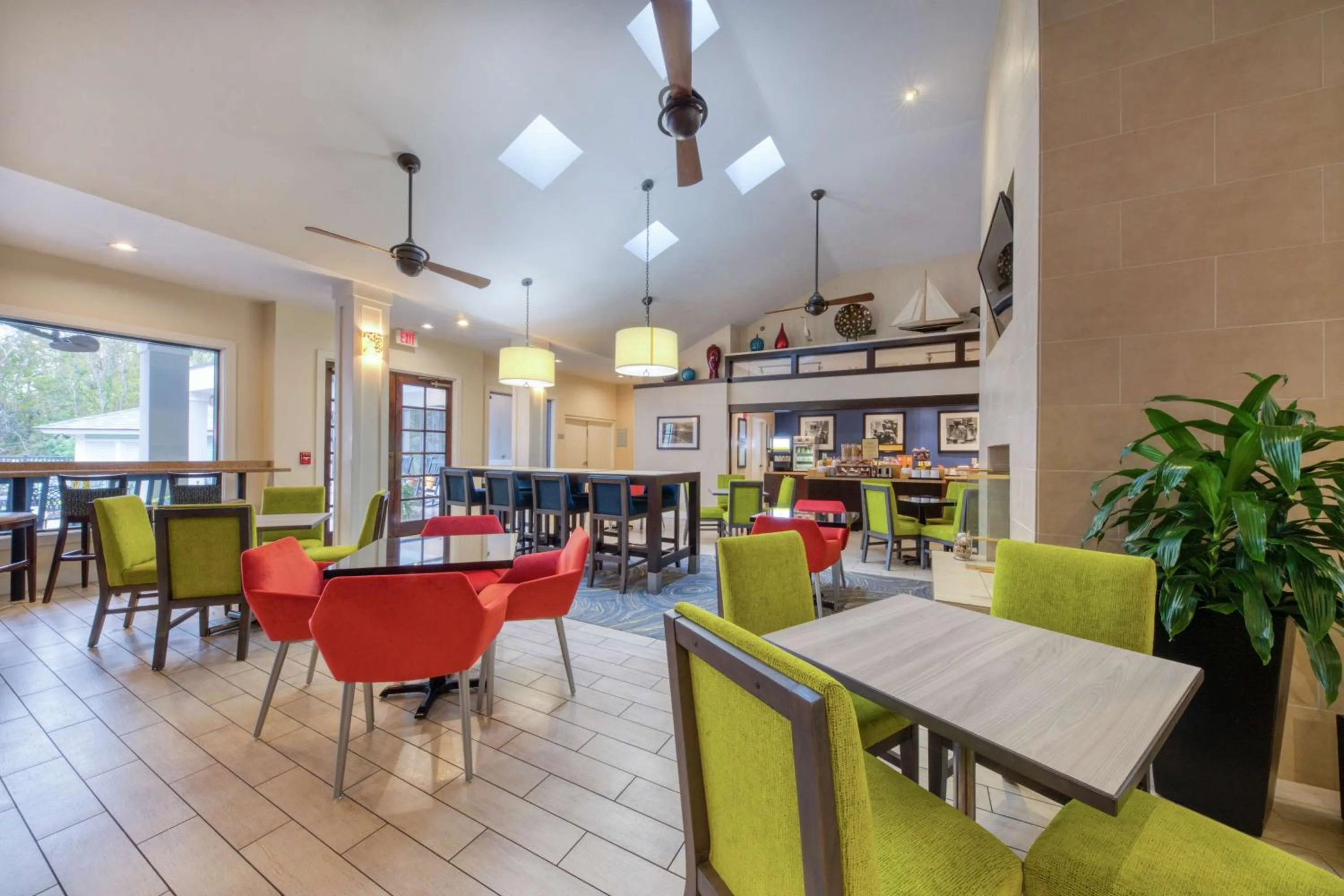 Lobby or reception in Hampton Inn & Suites Wilmington/Wrightsville Beach