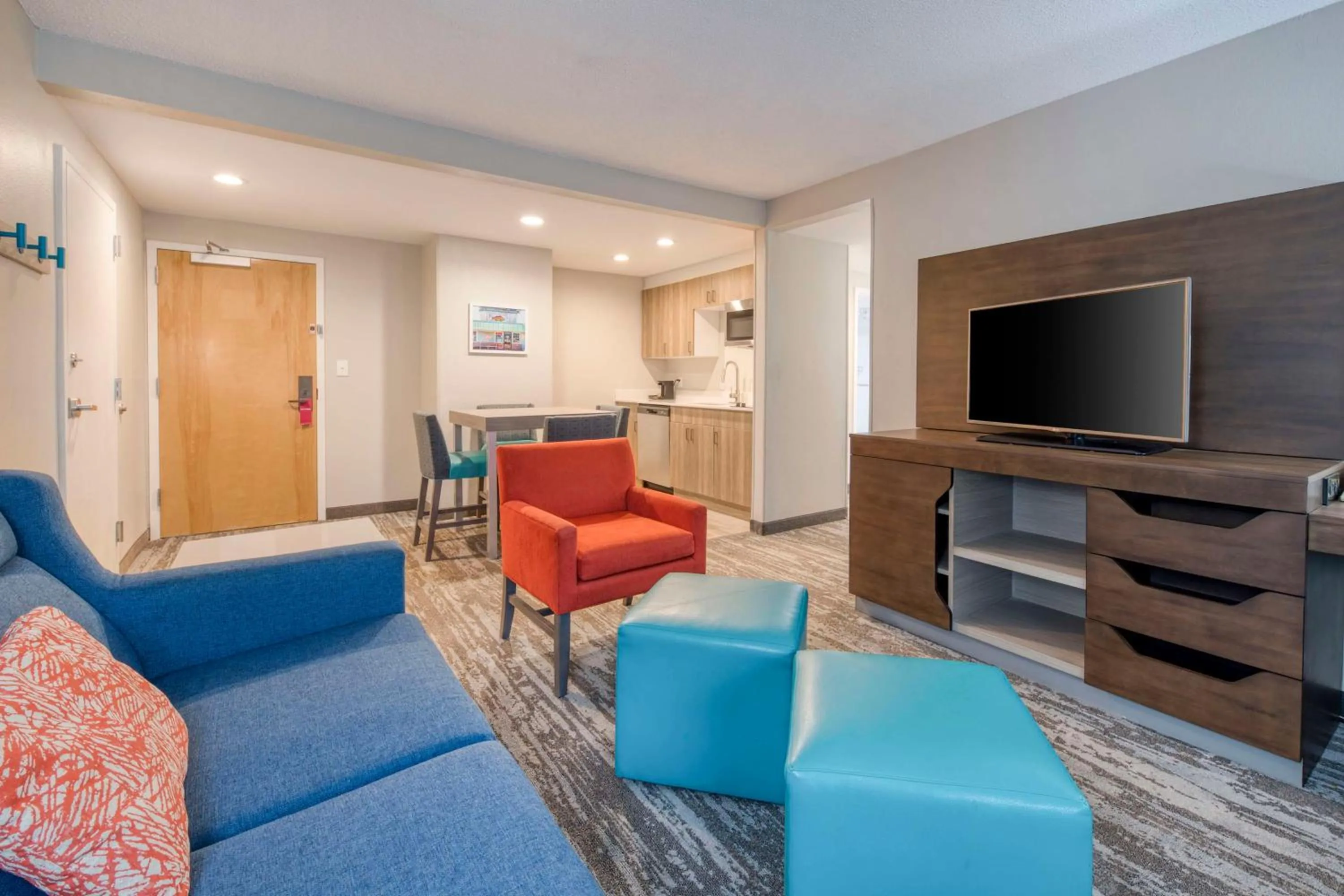 Living room in Hampton Inn & Suites Wilmington/Wrightsville Beach