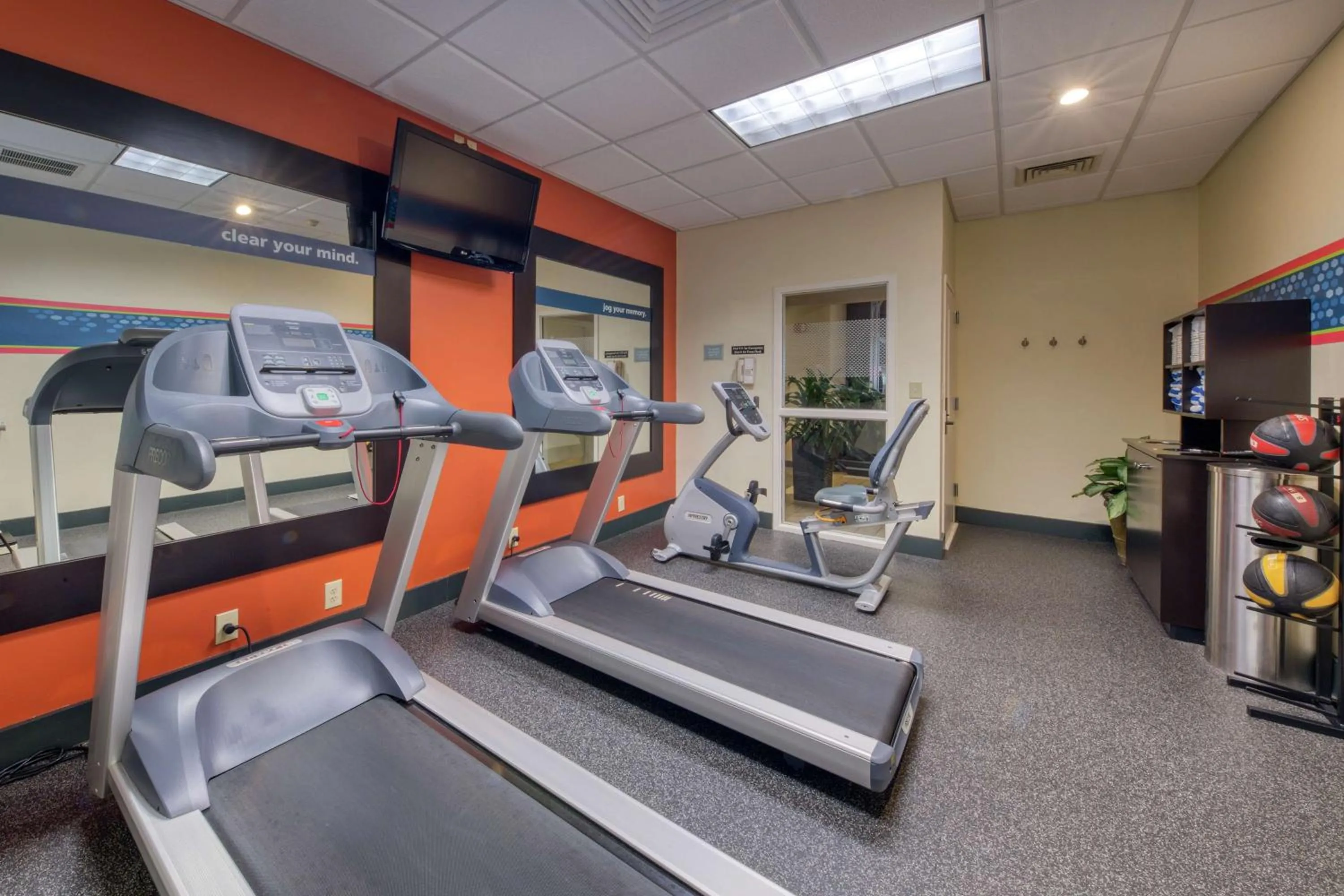 Fitness centre/facilities in Hampton Inn & Suites Wilmington/Wrightsville Beach