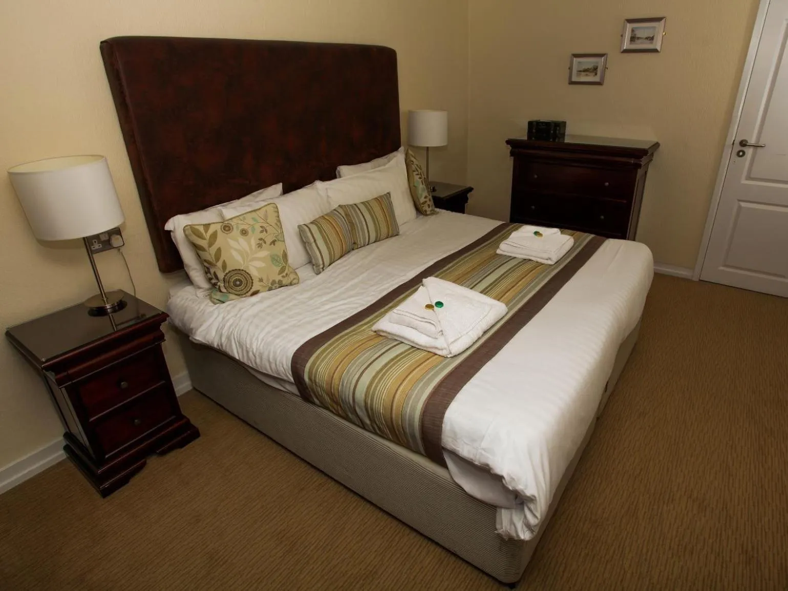 Bedroom, Bed in The George