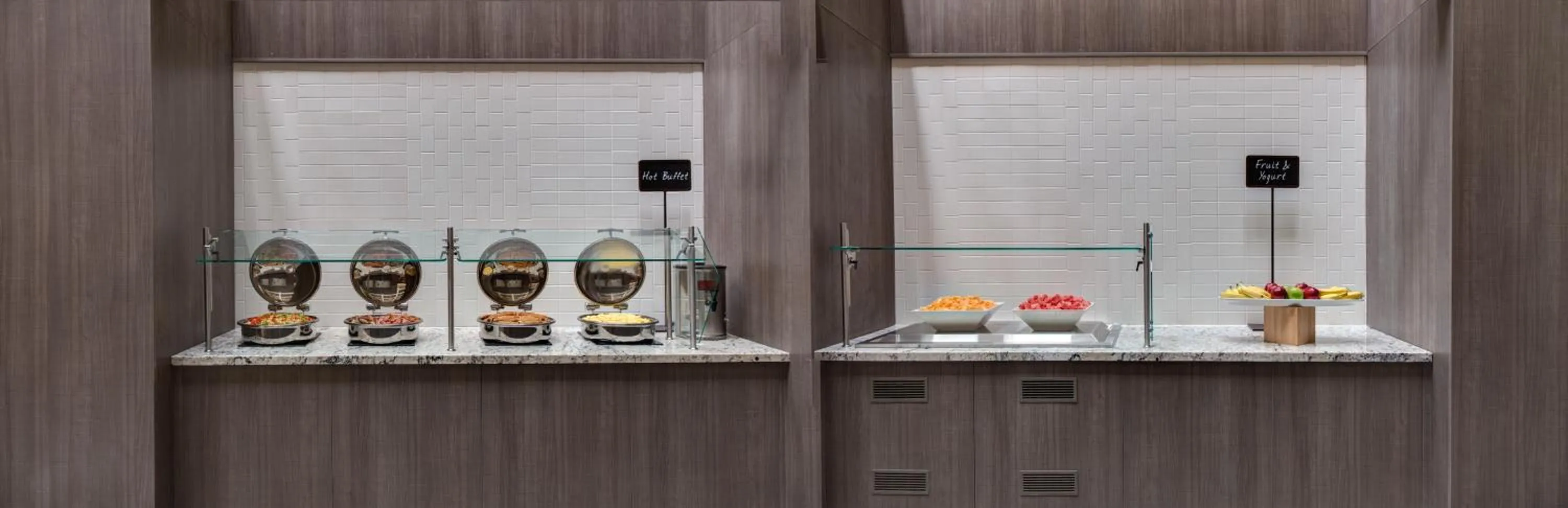 Property building in Embassy Suites by Hilton Chicago O'Hare Rosemont