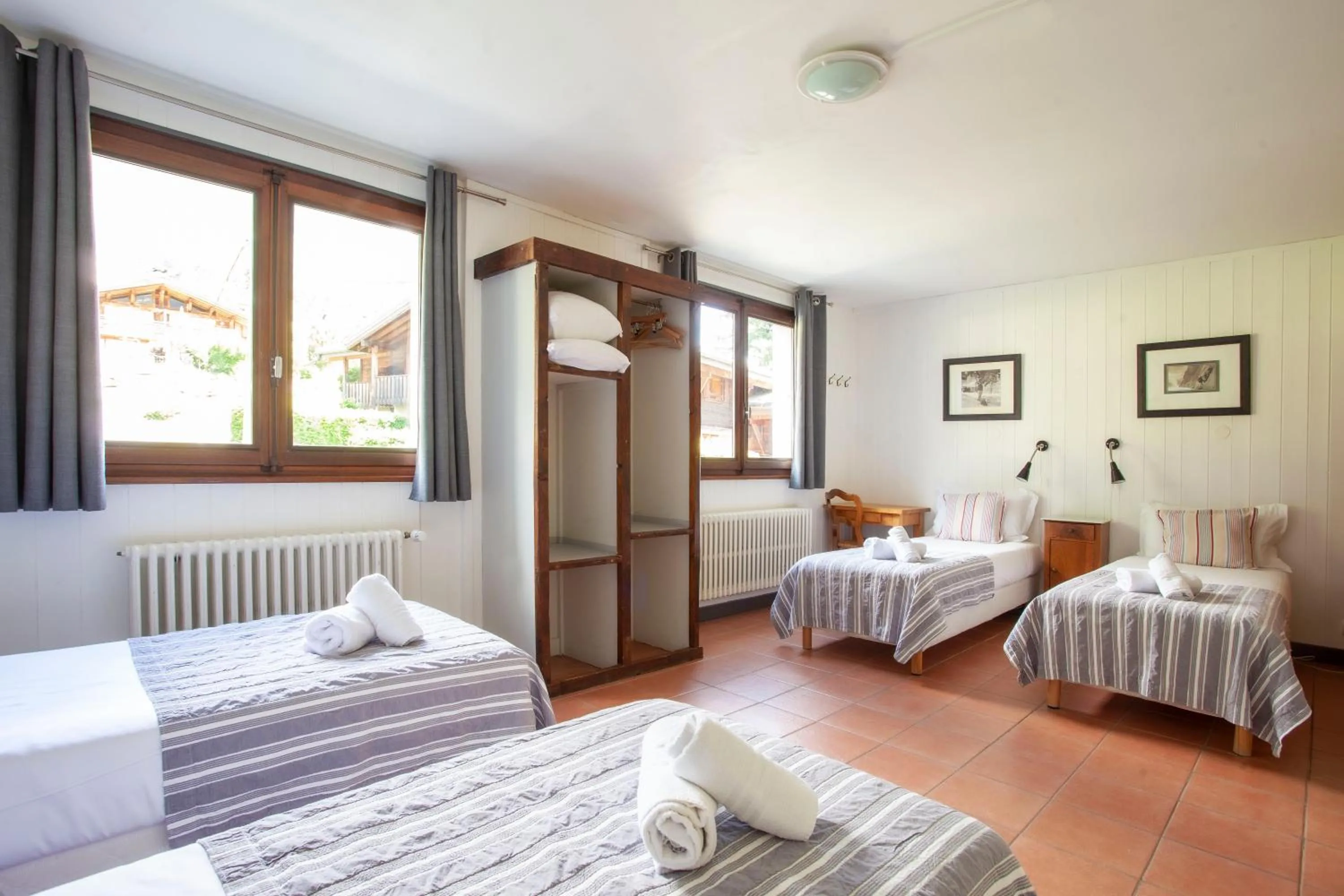 Bedroom, Bed in La Chaumière Mountain Lodge