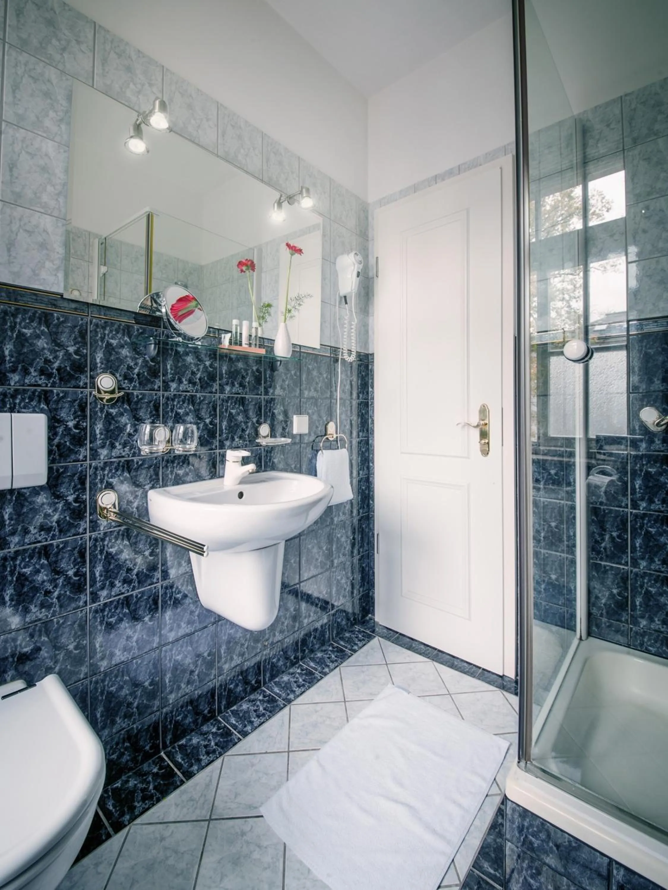 Bathroom in Aparthotel Villa Freisleben