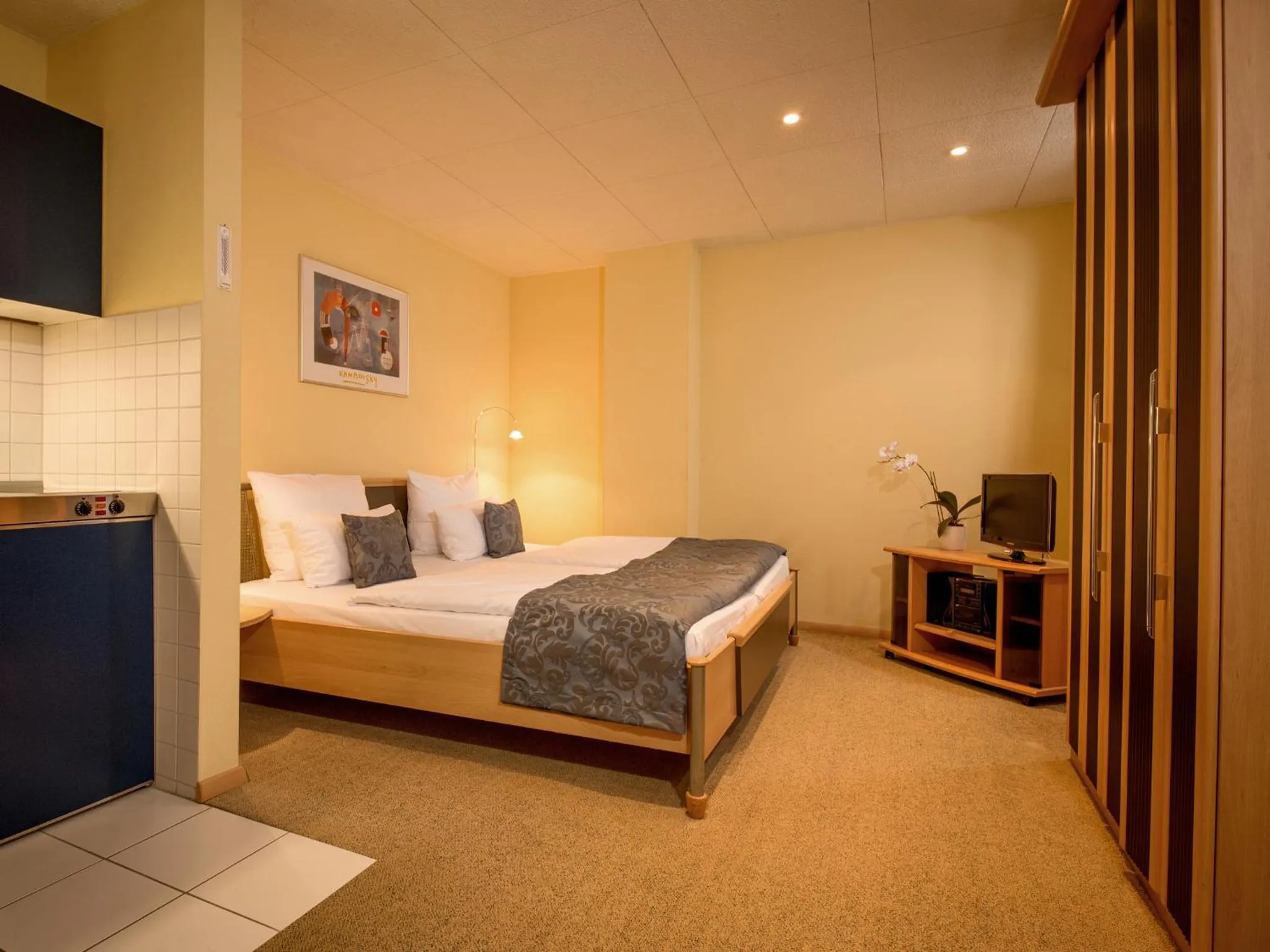 Photo of the whole room, Bed in Aparthotel Villa Freisleben