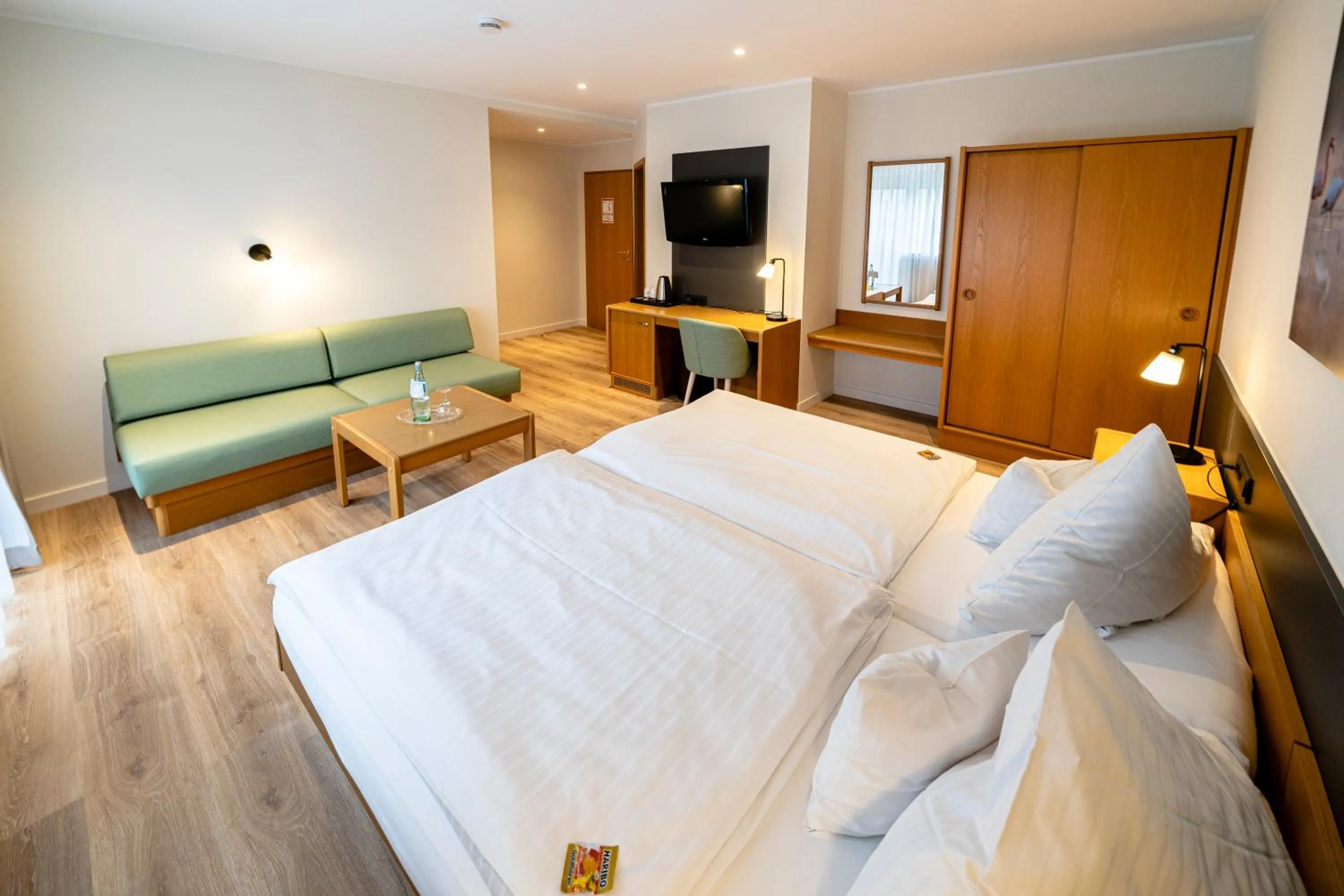 Photo of the whole room, Bed in Hotel Restaurant Kloppendiek