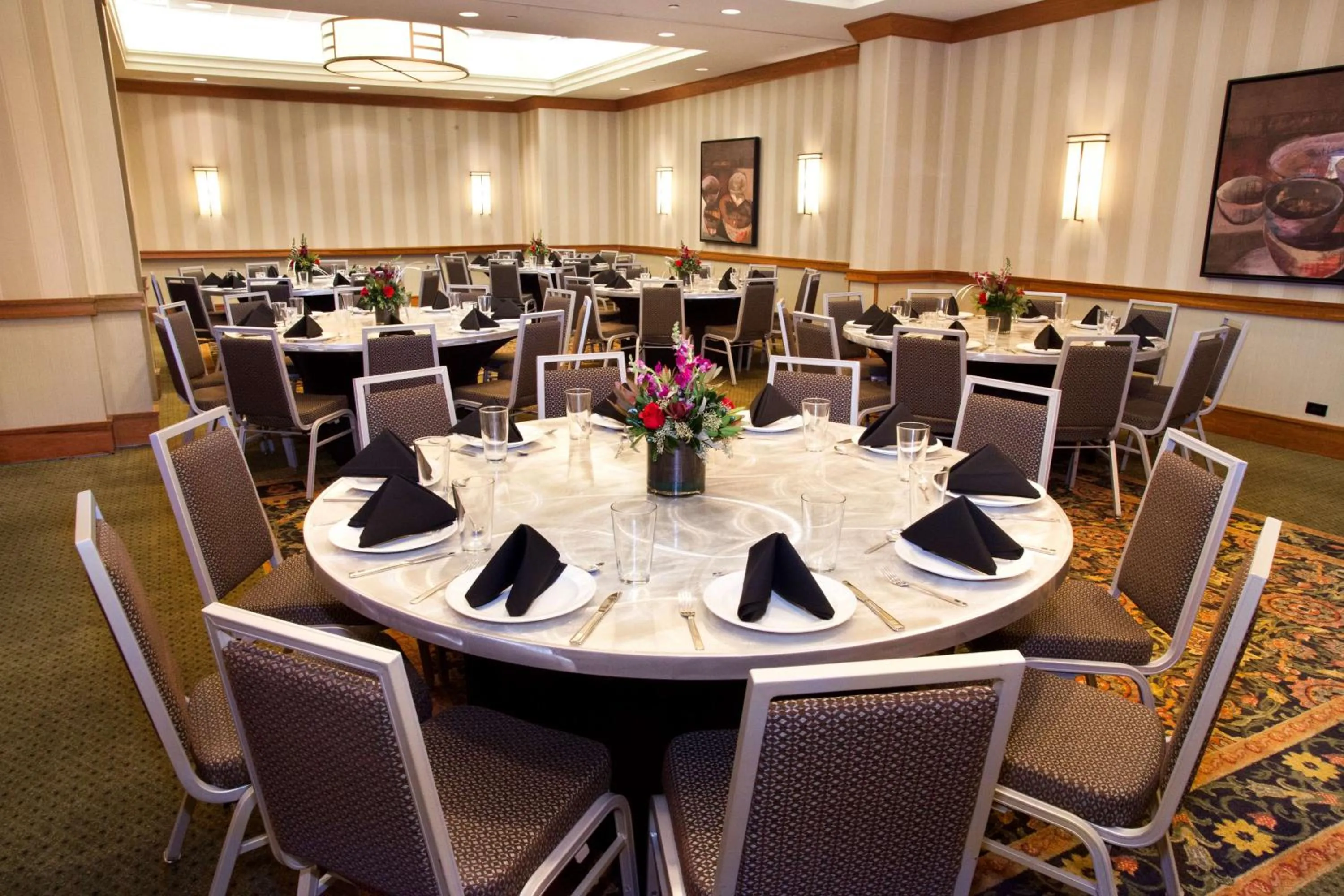 Meeting/conference room in Hilton Suites Chicago/Oakbrook Terrace