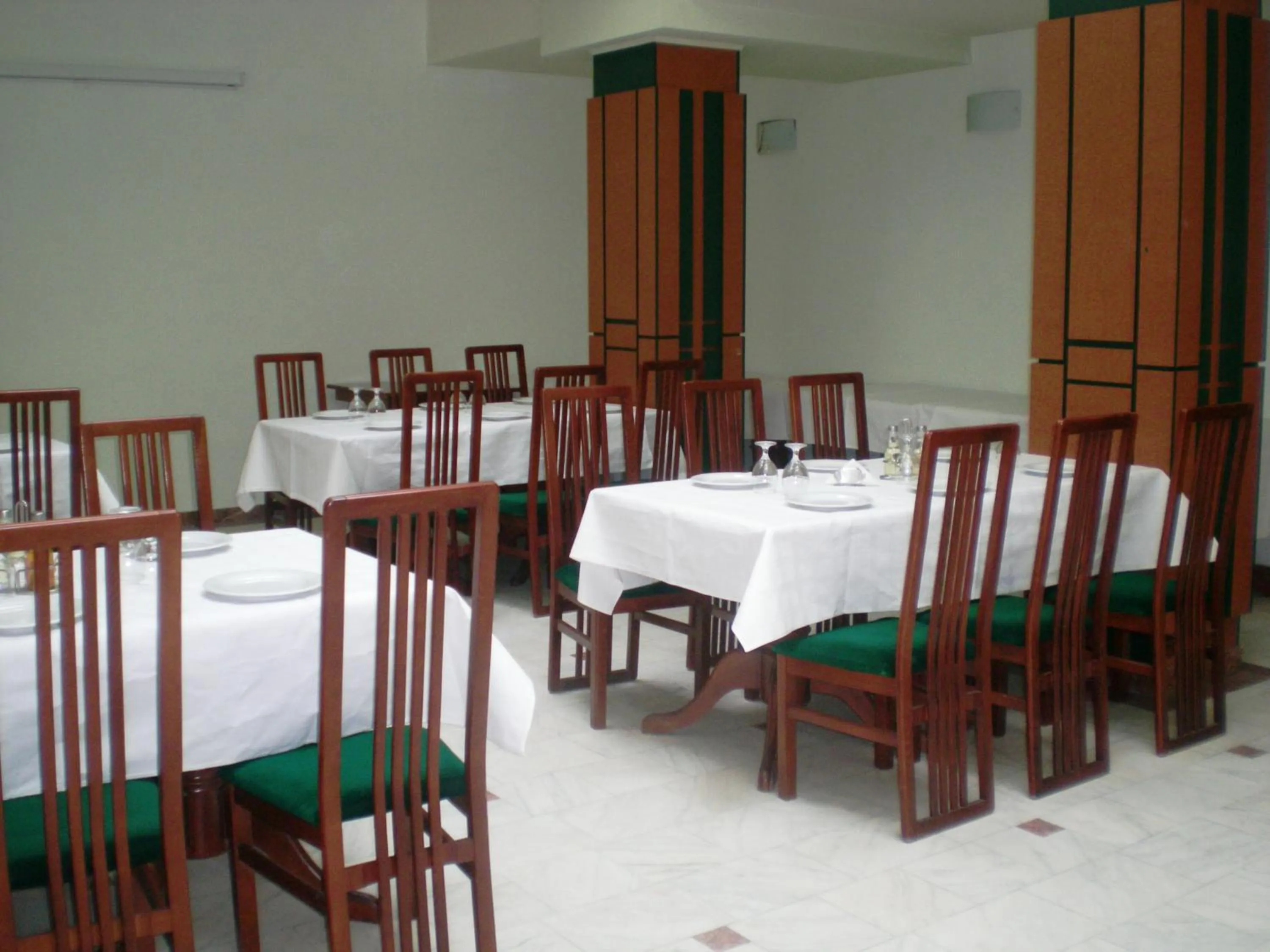 Restaurant/places to eat in Hotel Egreta
