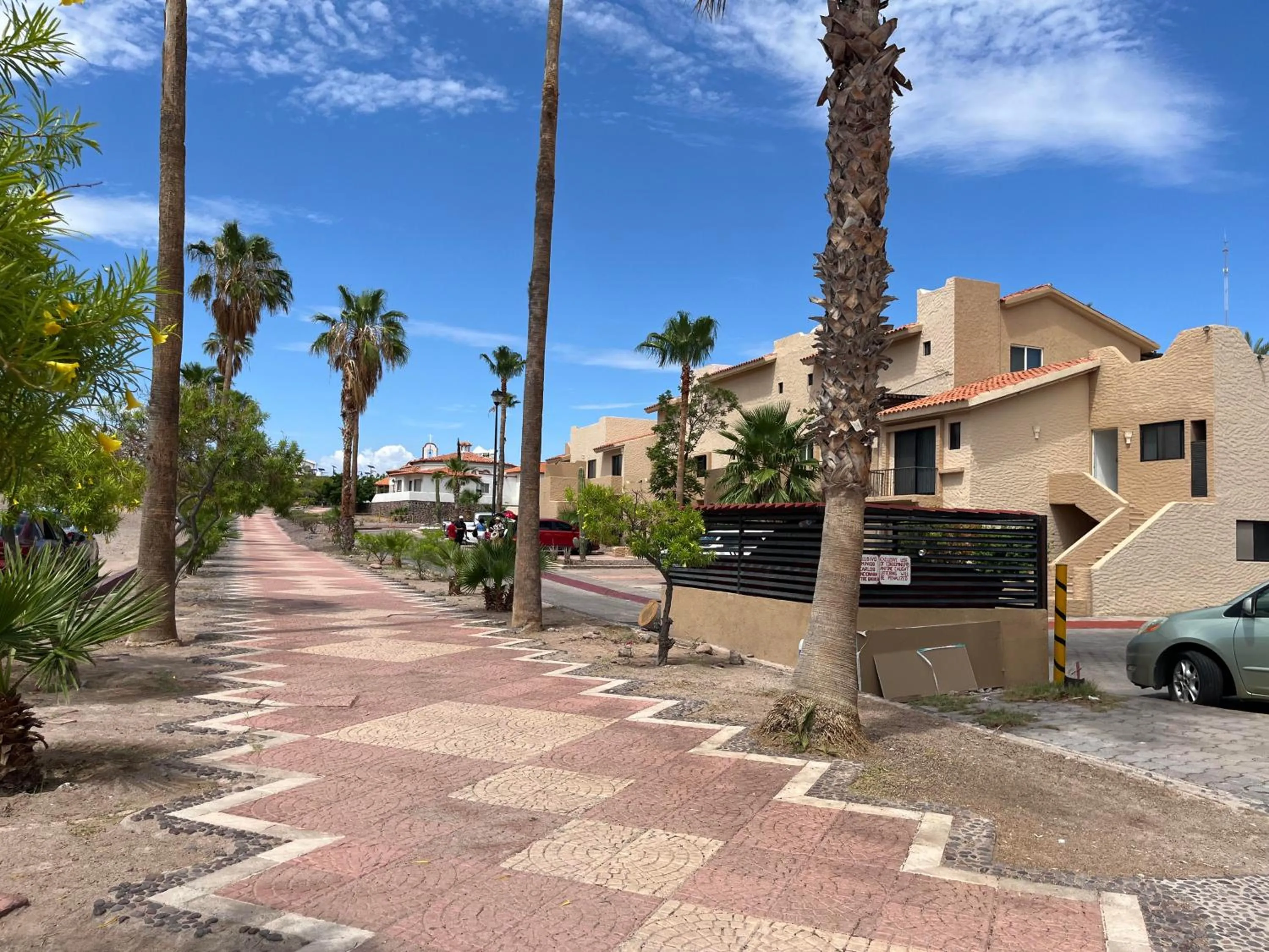 Street view in Villa en Marinaterra en seguida de Marina San Carlos
