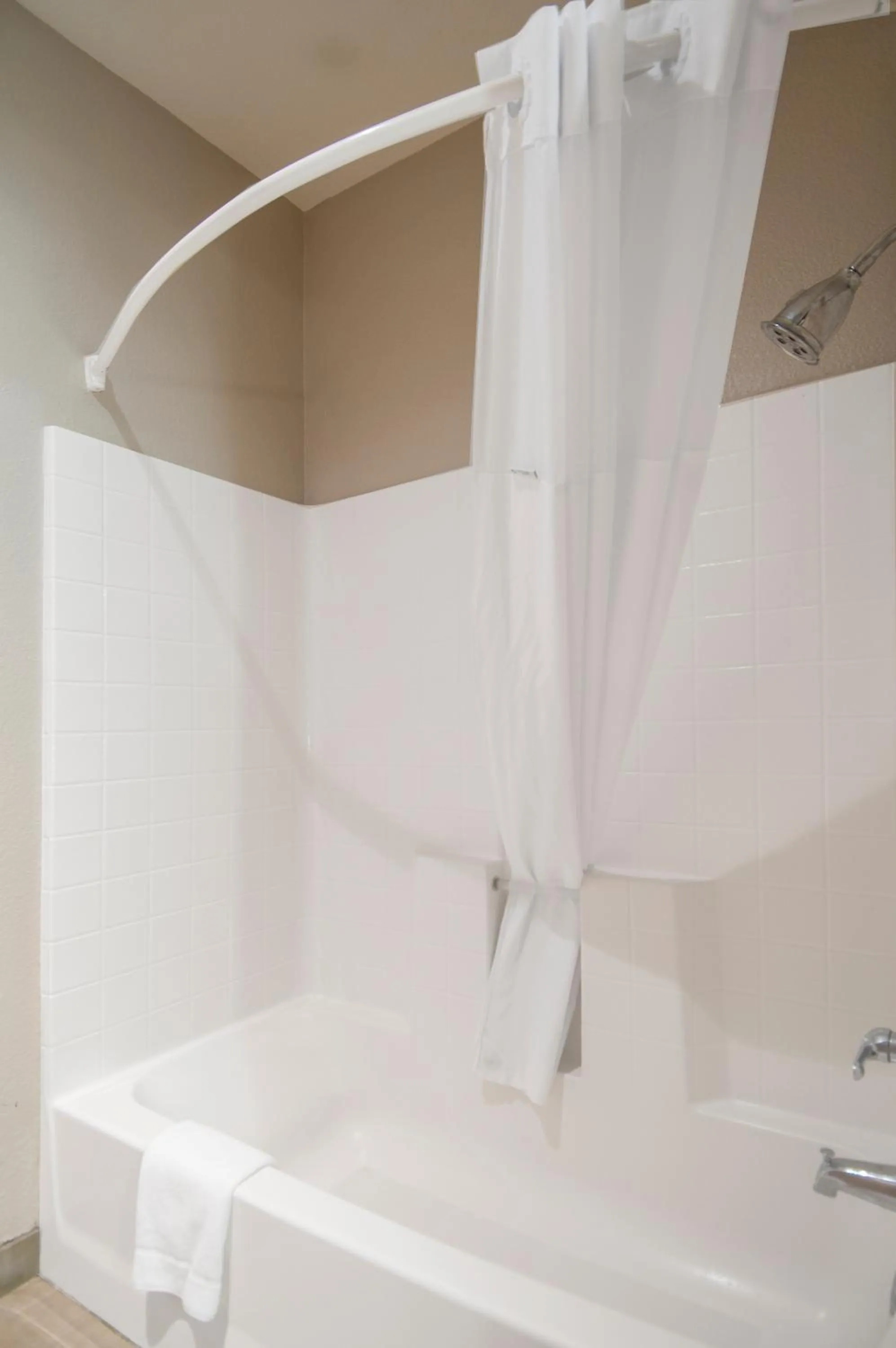 Shower in Days Inn & Suites by Wyndham San Antonio North/Stone Oak