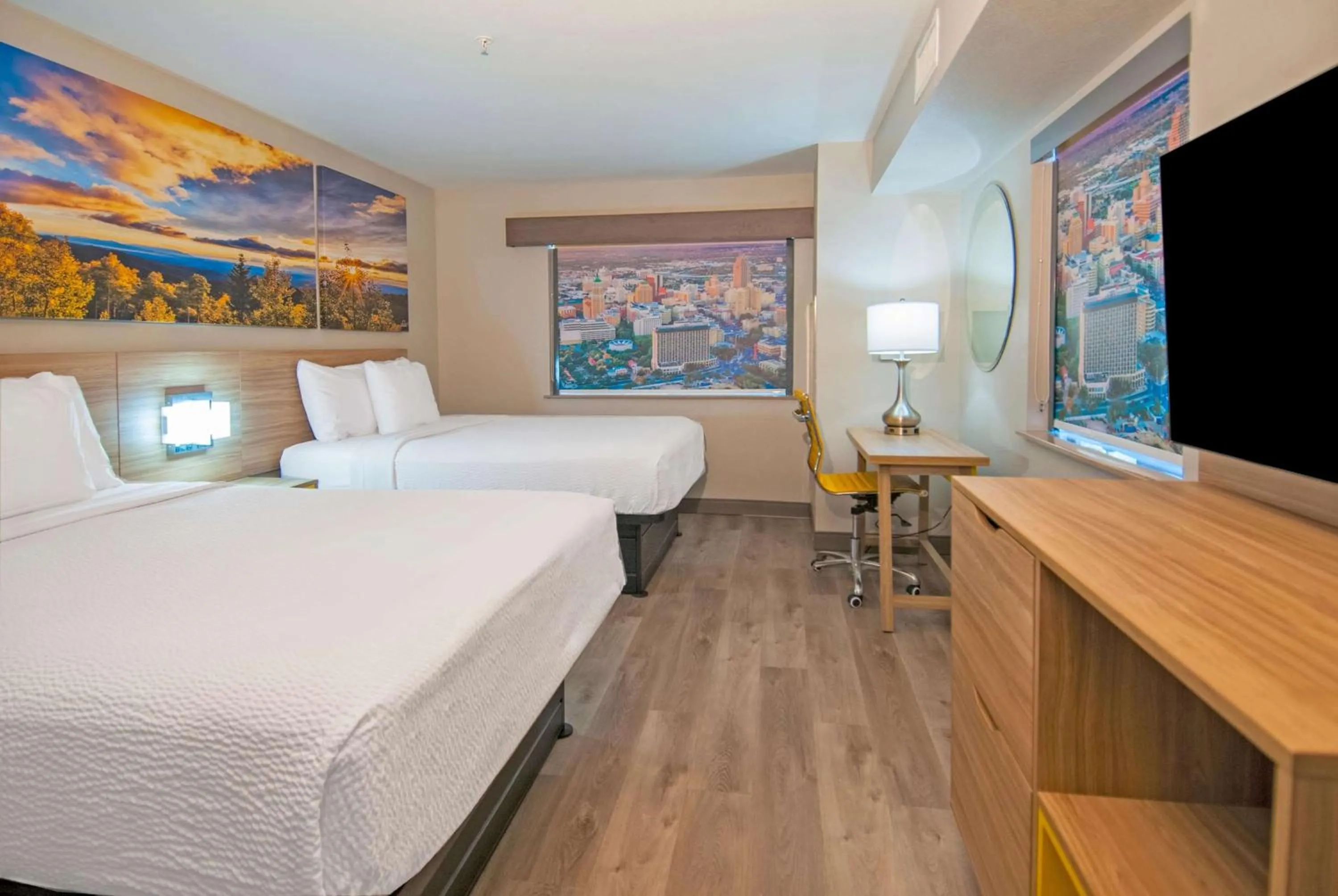 Photo of the whole room, Bed in Days Inn & Suites by Wyndham San Antonio North/Stone Oak
