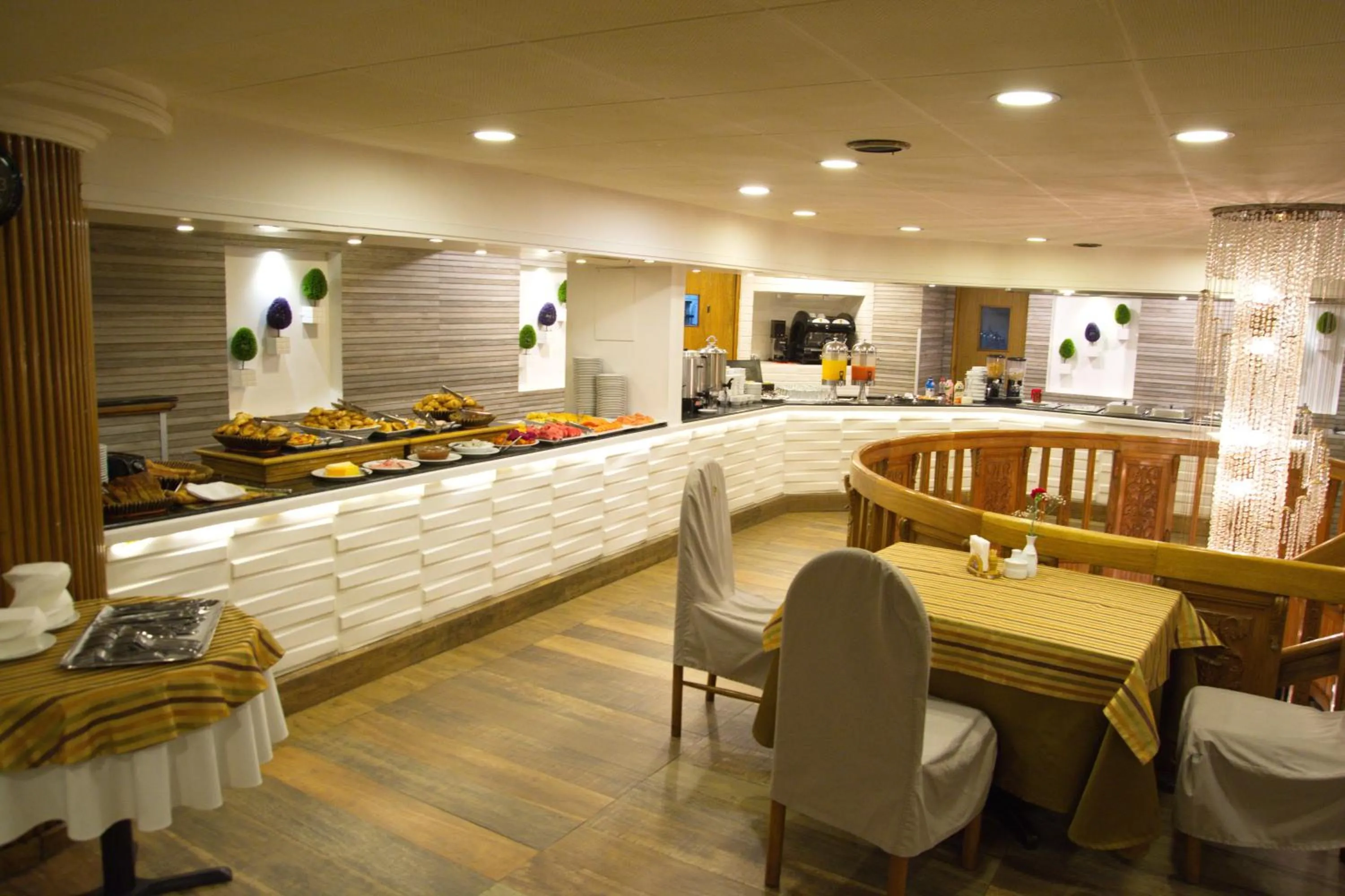 Buffet breakfast in Hotel Presidente