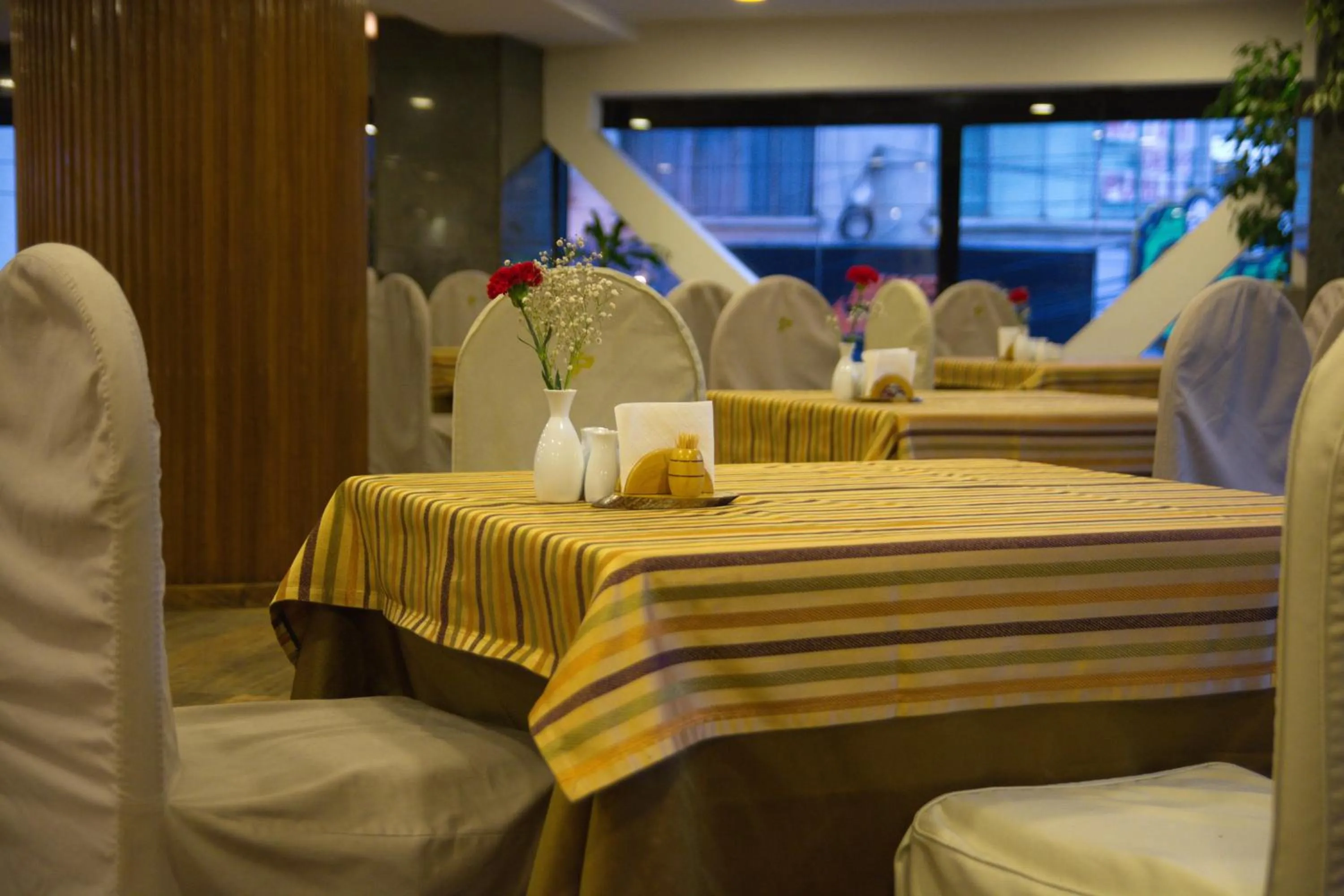 Restaurant/places to eat in Hotel Presidente