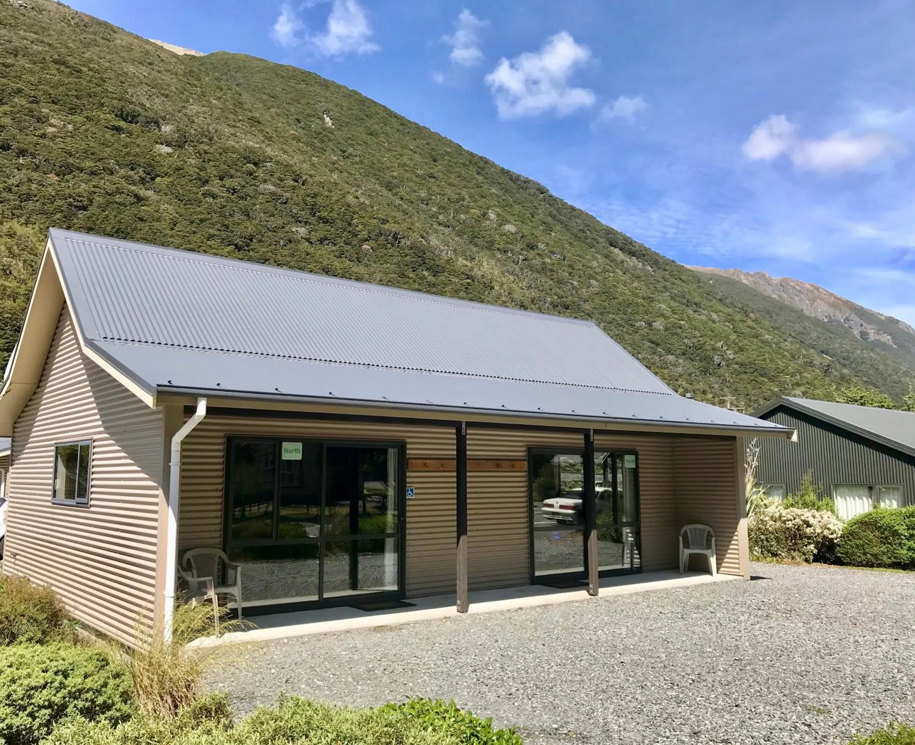 Shower in Arthur's Pass Motel & Lodge