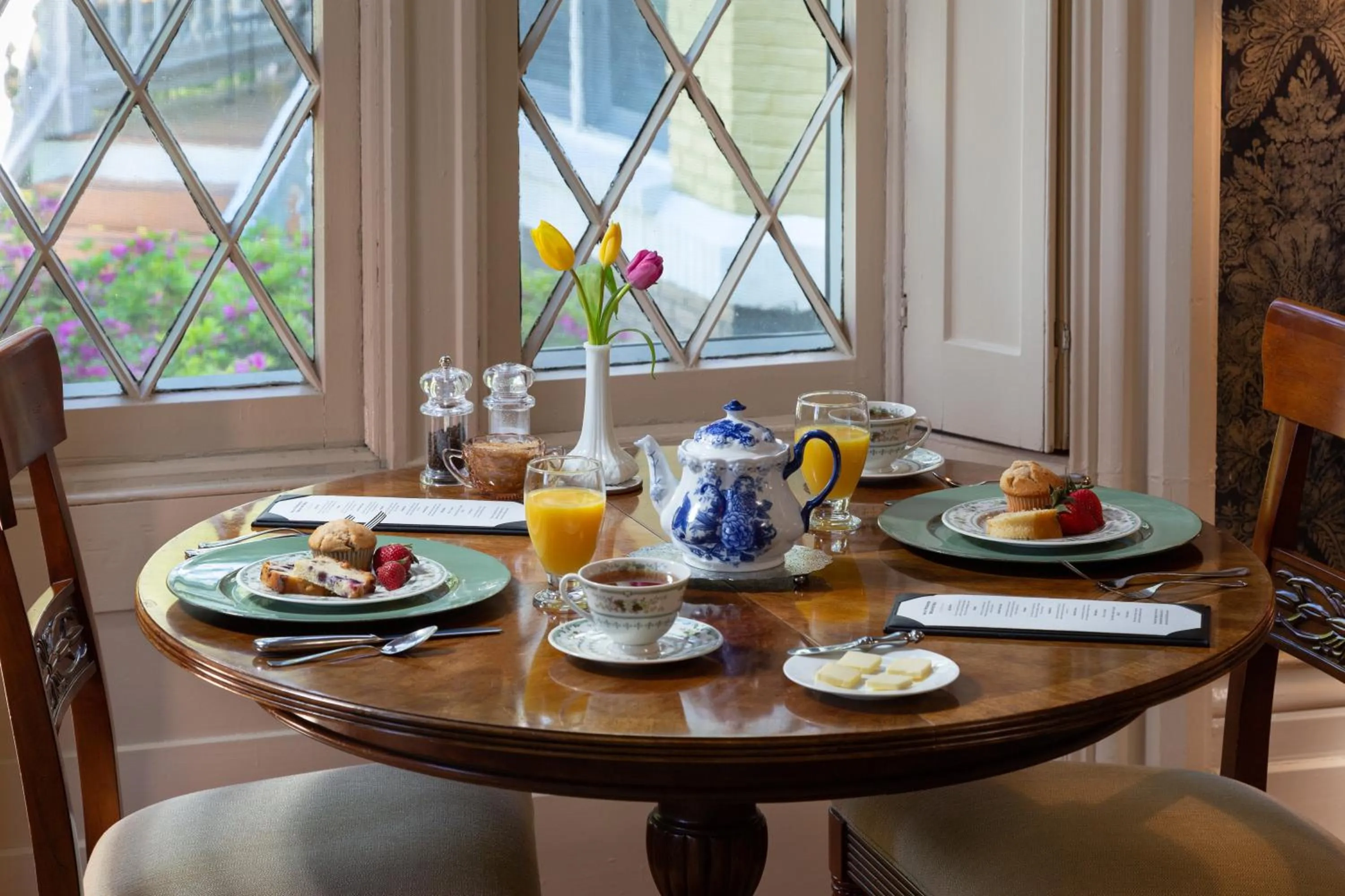 Breakfast in Inn at Woodhaven-In the Heart of the Bourbon Trail-Over 12 Distilleries Nearby