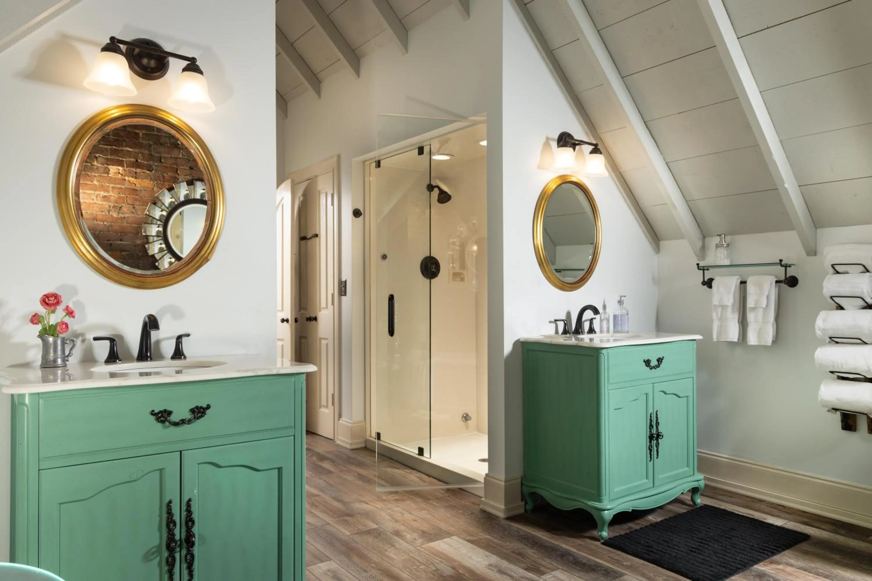 Bathroom in Inn at Woodhaven-In the Heart of the Bourbon Trail-Over 12 Distilleries Nearby