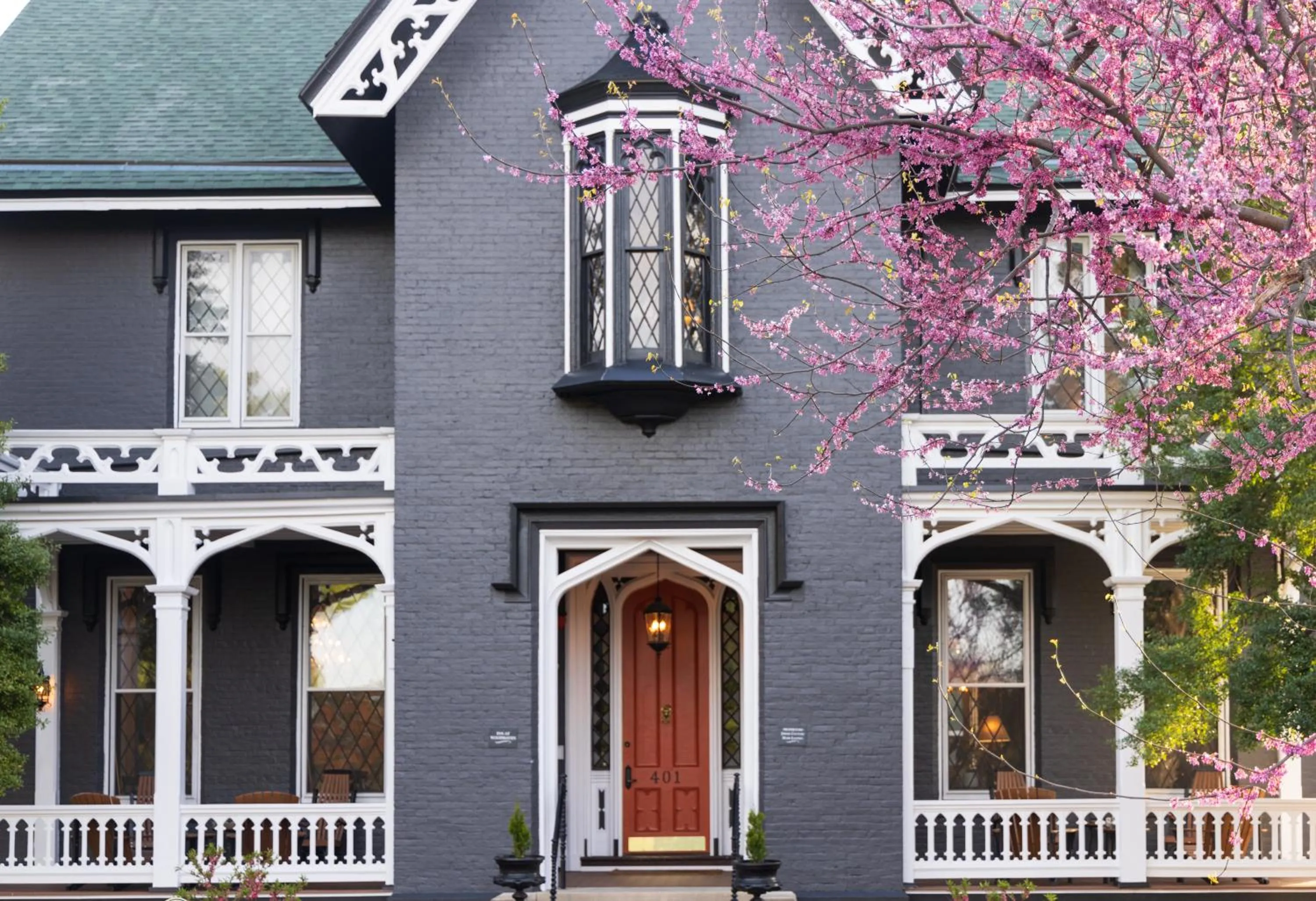 Property building in Inn at Woodhaven-In the Heart of the Bourbon Trail-Over 12 Distilleries Nearby