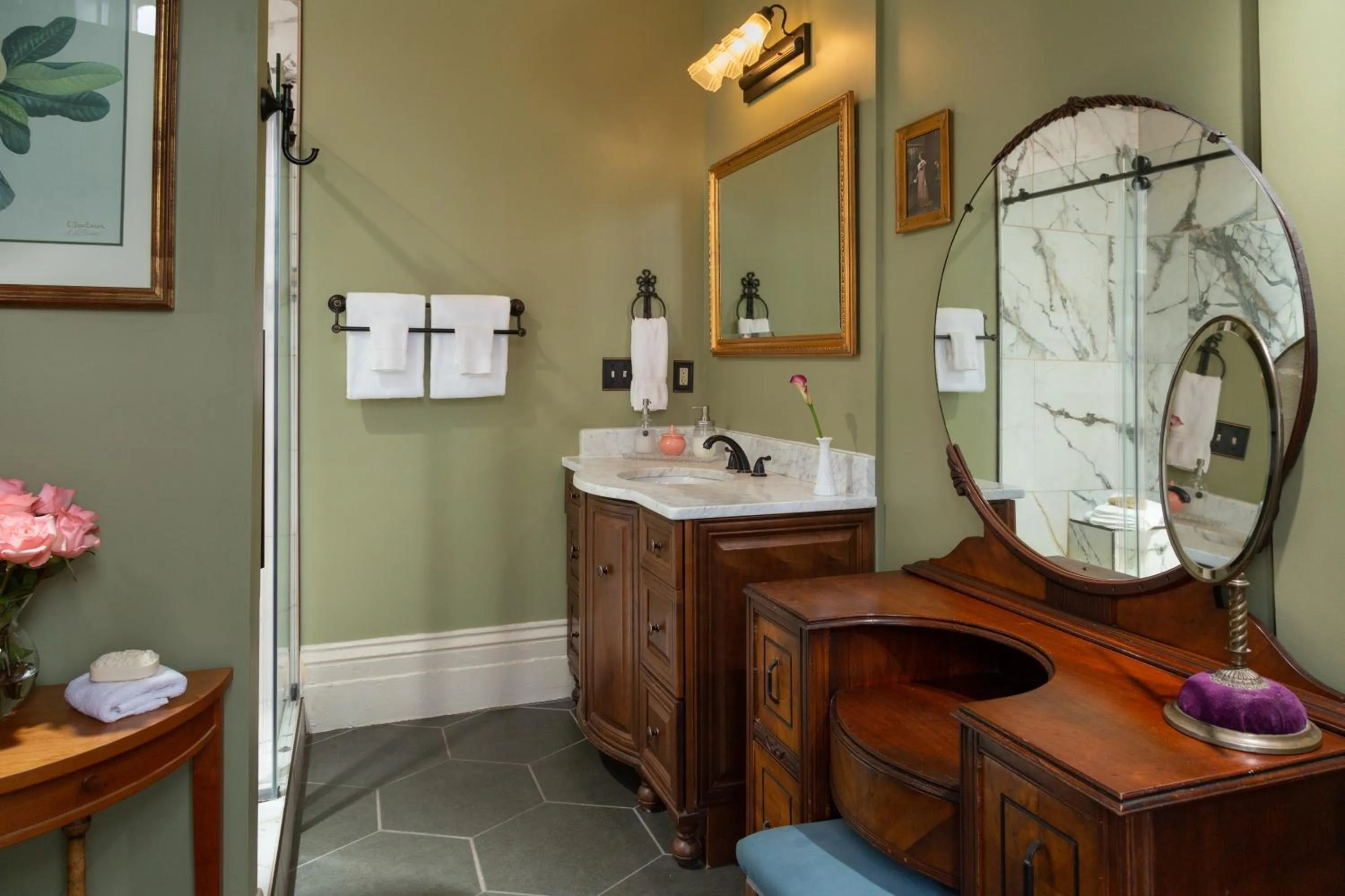 Bathroom in Inn at Woodhaven-In the Heart of the Bourbon Trail-Over 12 Distilleries Nearby
