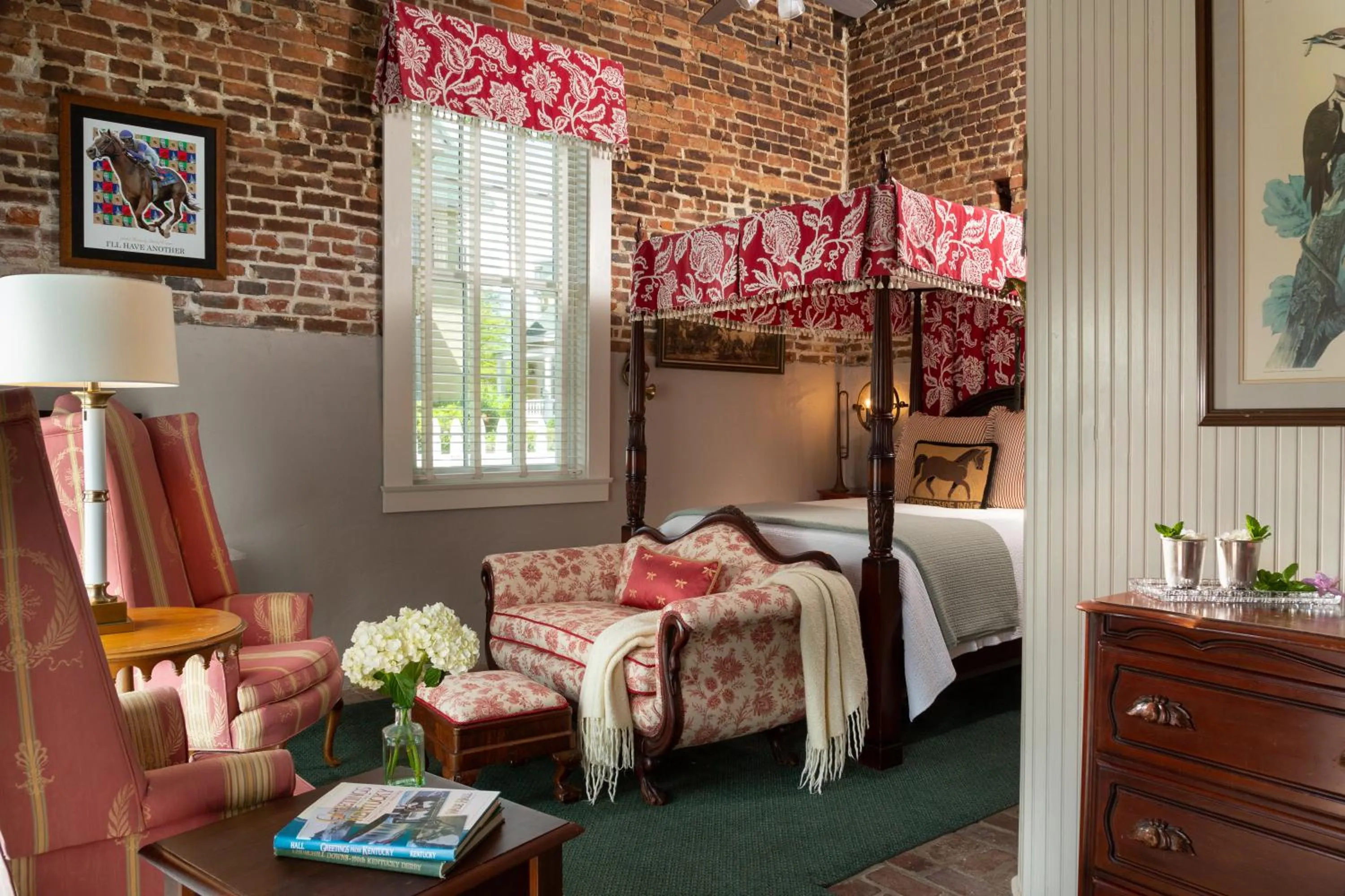 Pets, Bed in Inn at Woodhaven-In the Heart of the Bourbon Trail-Over 12 Distilleries Nearby