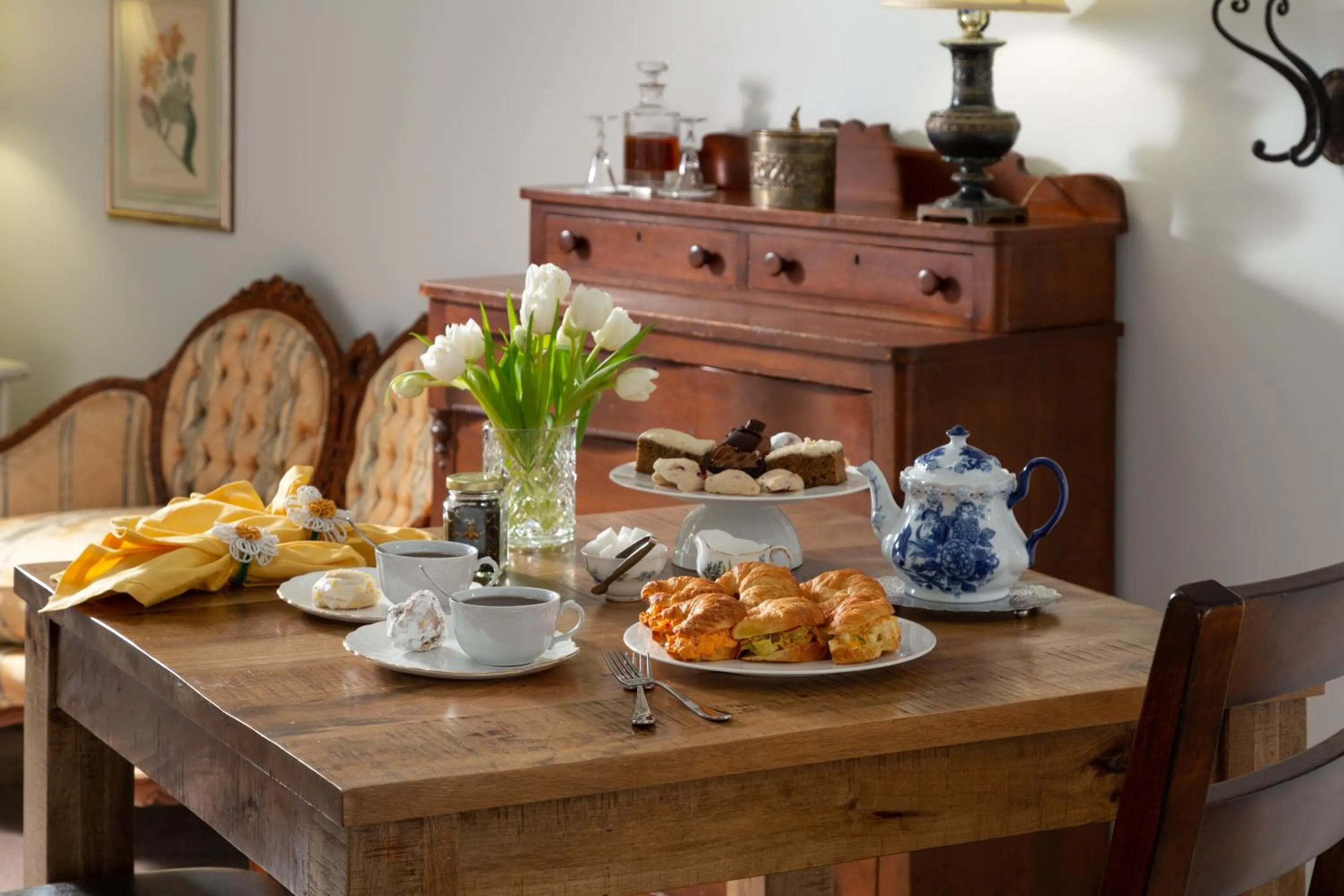 Coffee/tea facilities in Inn at Woodhaven-In the Heart of the Bourbon Trail-Over 12 Distilleries Nearby