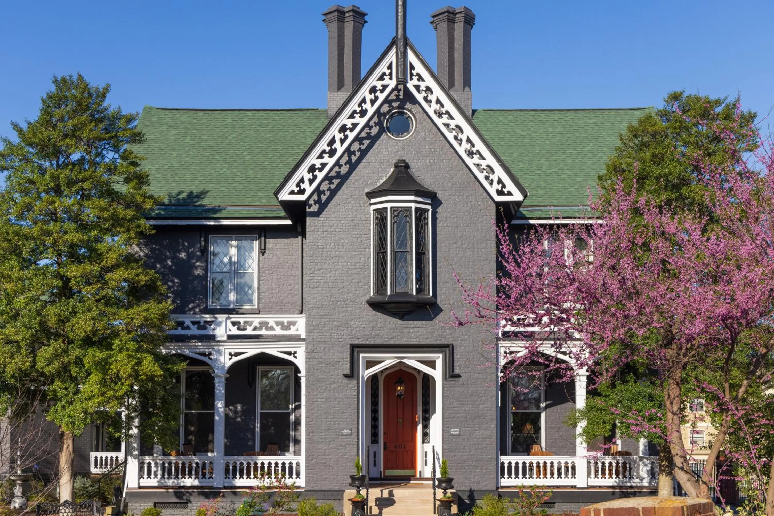 Property building in Inn at Woodhaven-In the Heart of the Bourbon Trail-Over 12 Distilleries Nearby