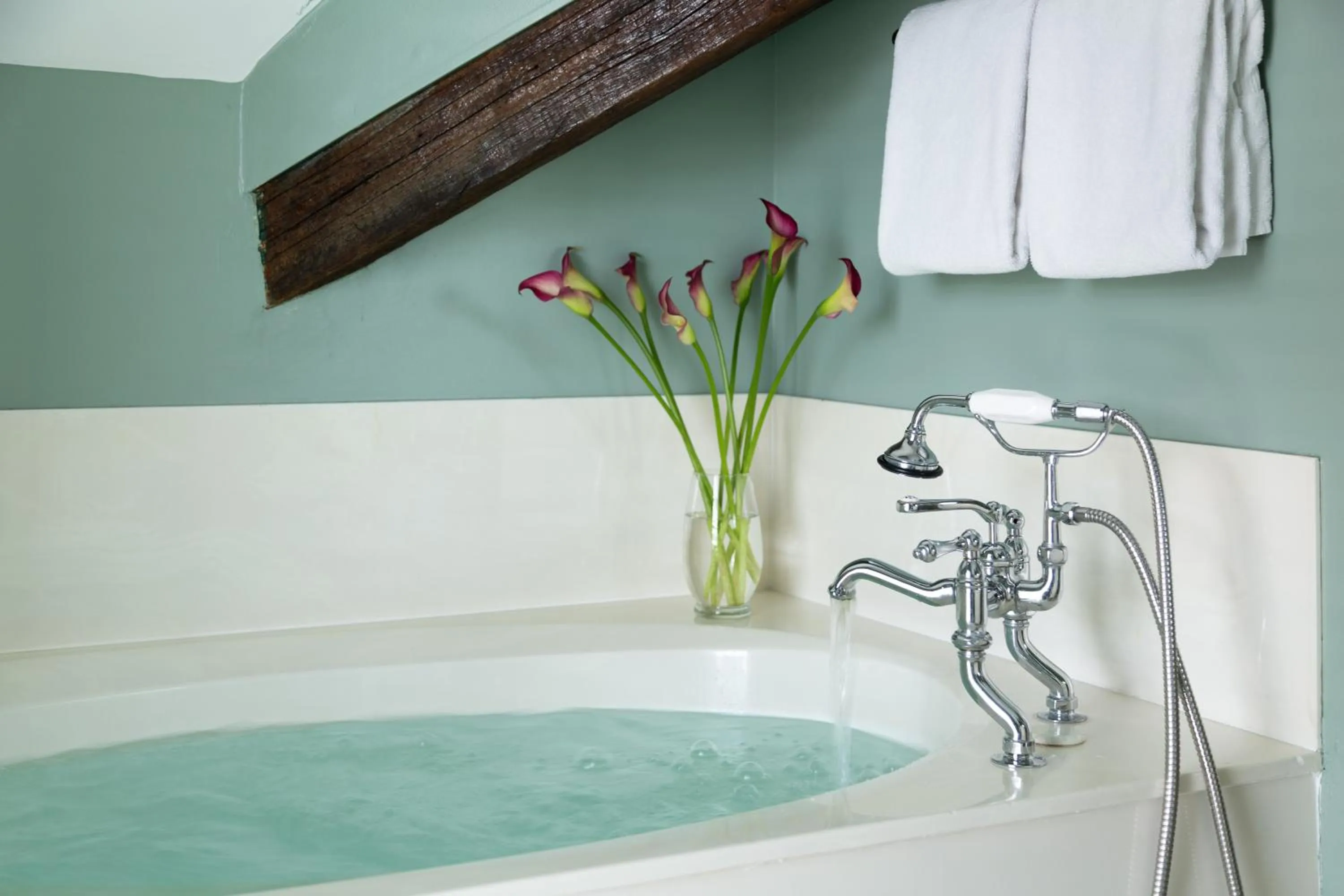 Bathroom in Inn at Woodhaven-In the Heart of the Bourbon Trail-Over 12 Distilleries Nearby