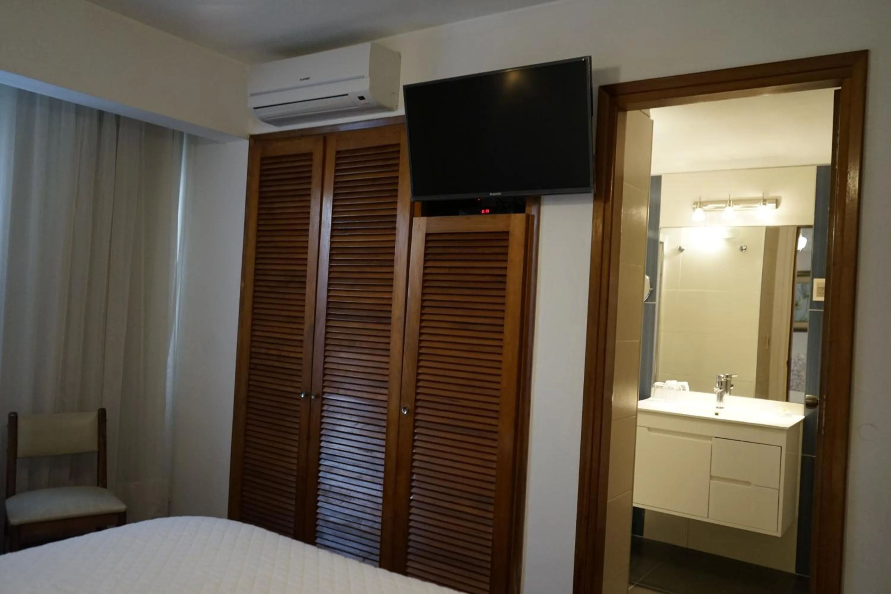 TV and multimedia, Bed in Hotel Argentina