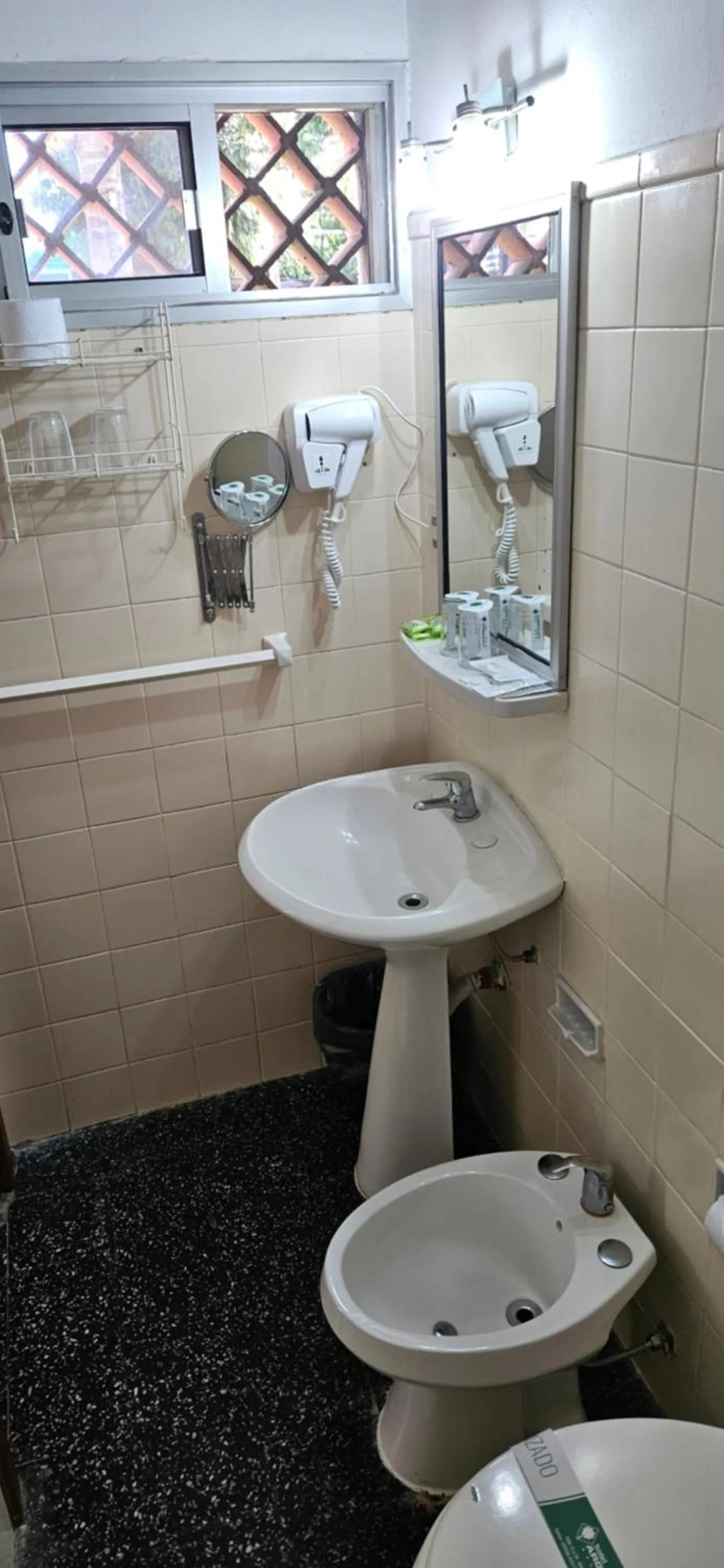 Bathroom in Hotel Argentina