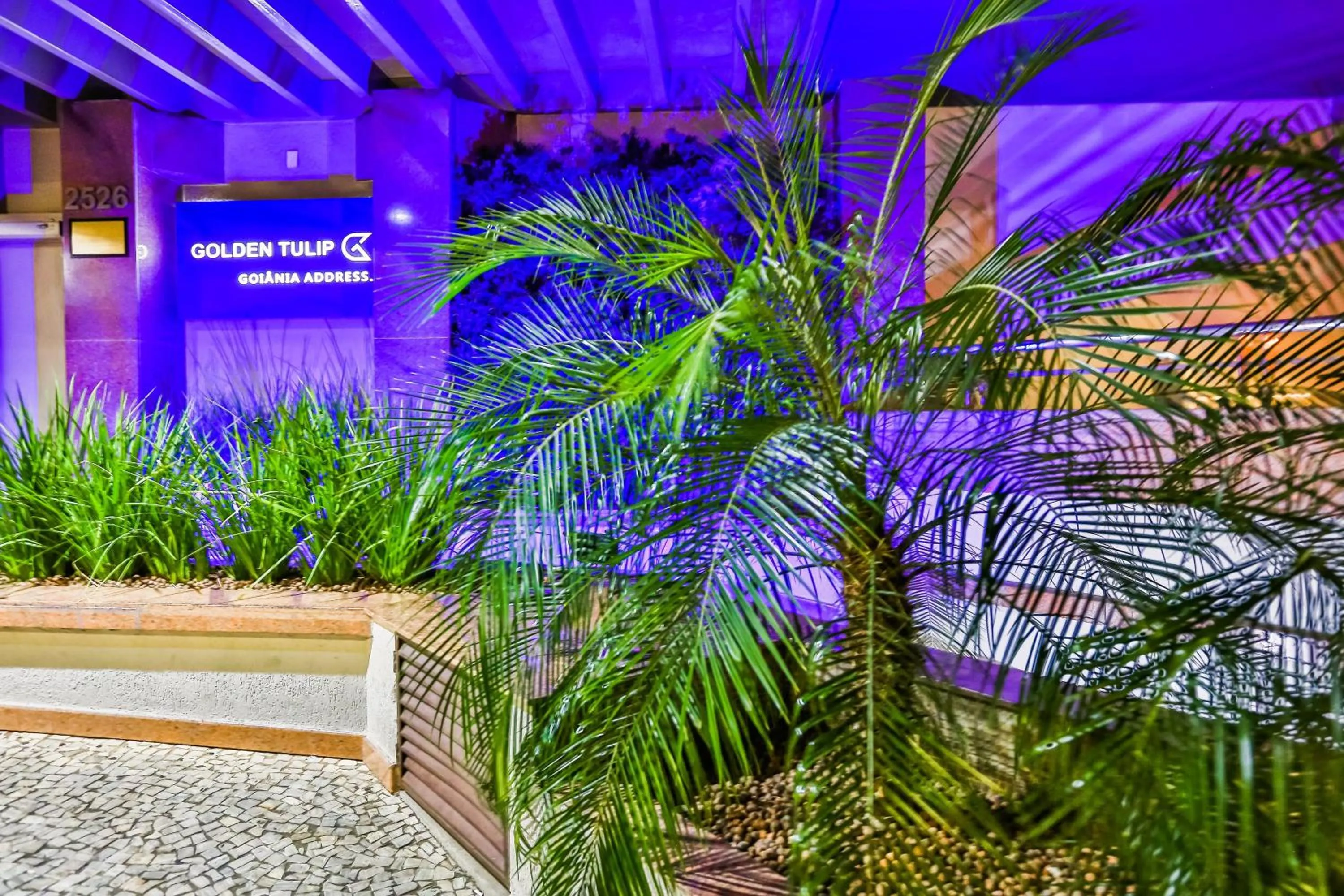 Facade/entrance in Golden Tulip Goiania Address