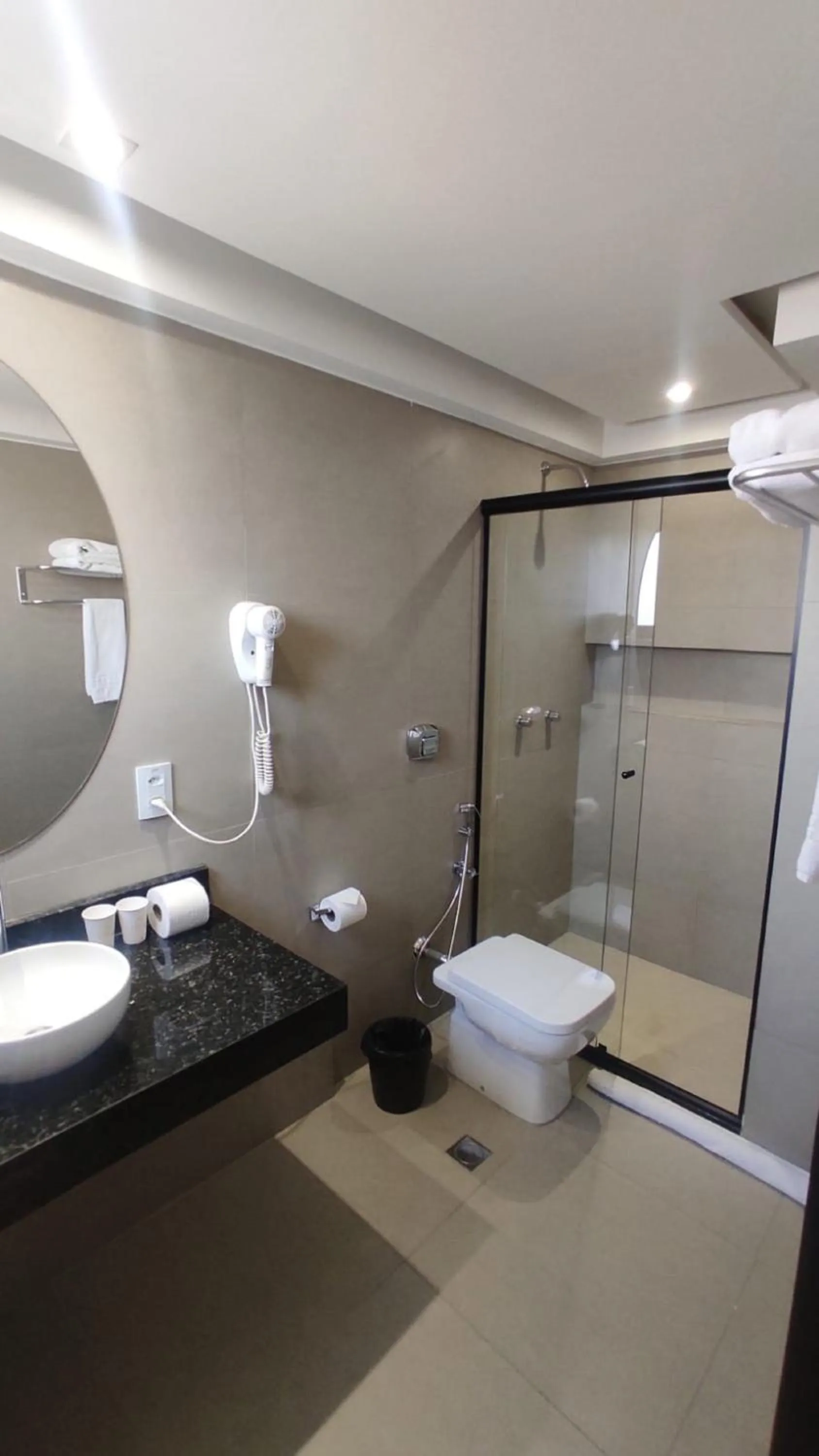 Bathroom in Golden Tulip Goiania Address