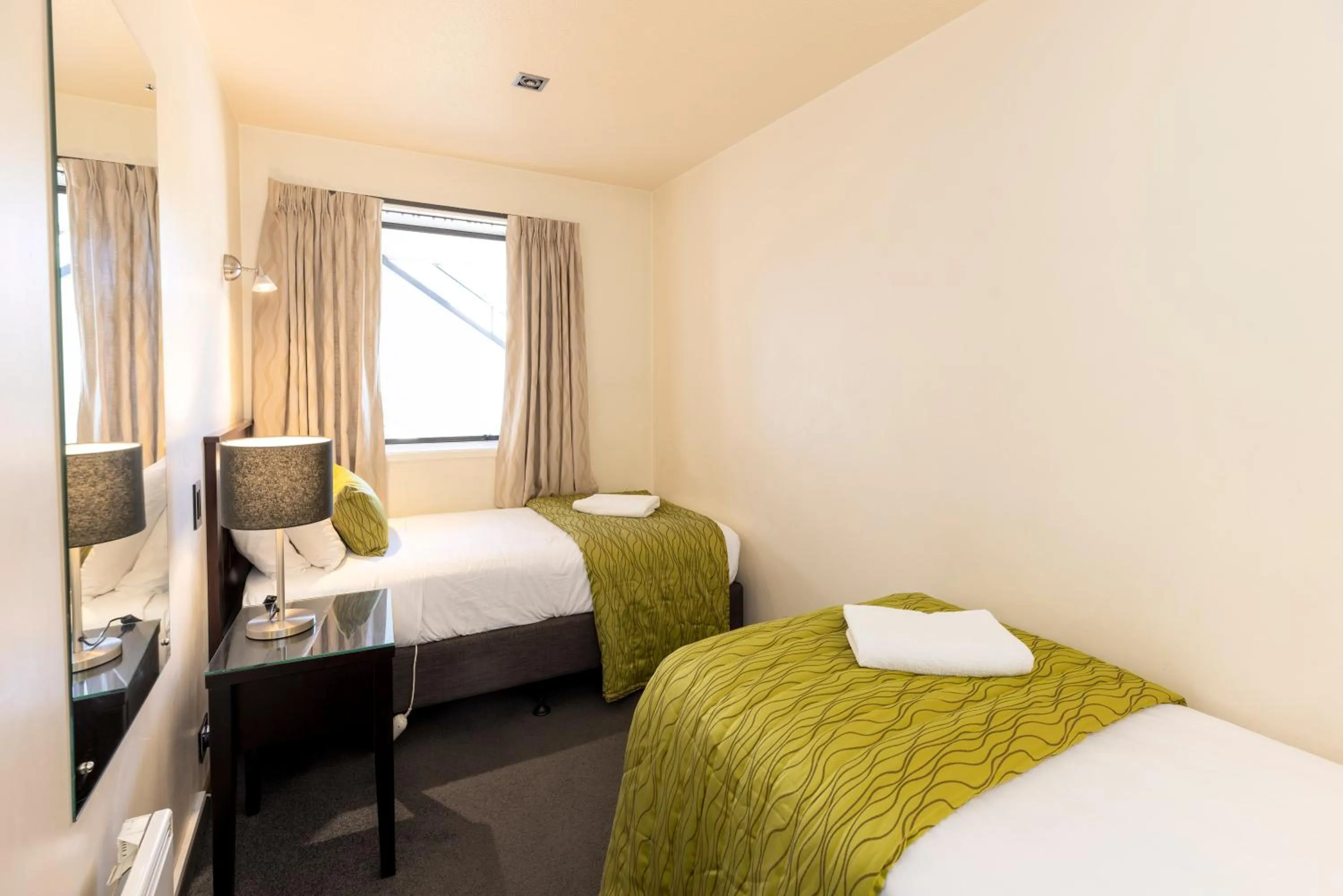 Bedroom, Bed in Airport Gateway Hotel