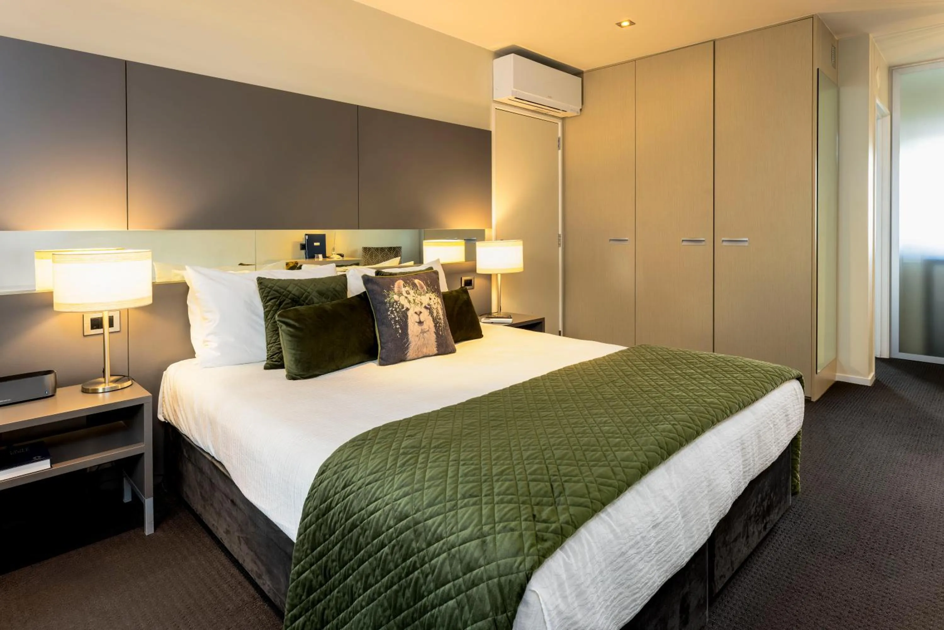 Bed in Airport Gateway Hotel