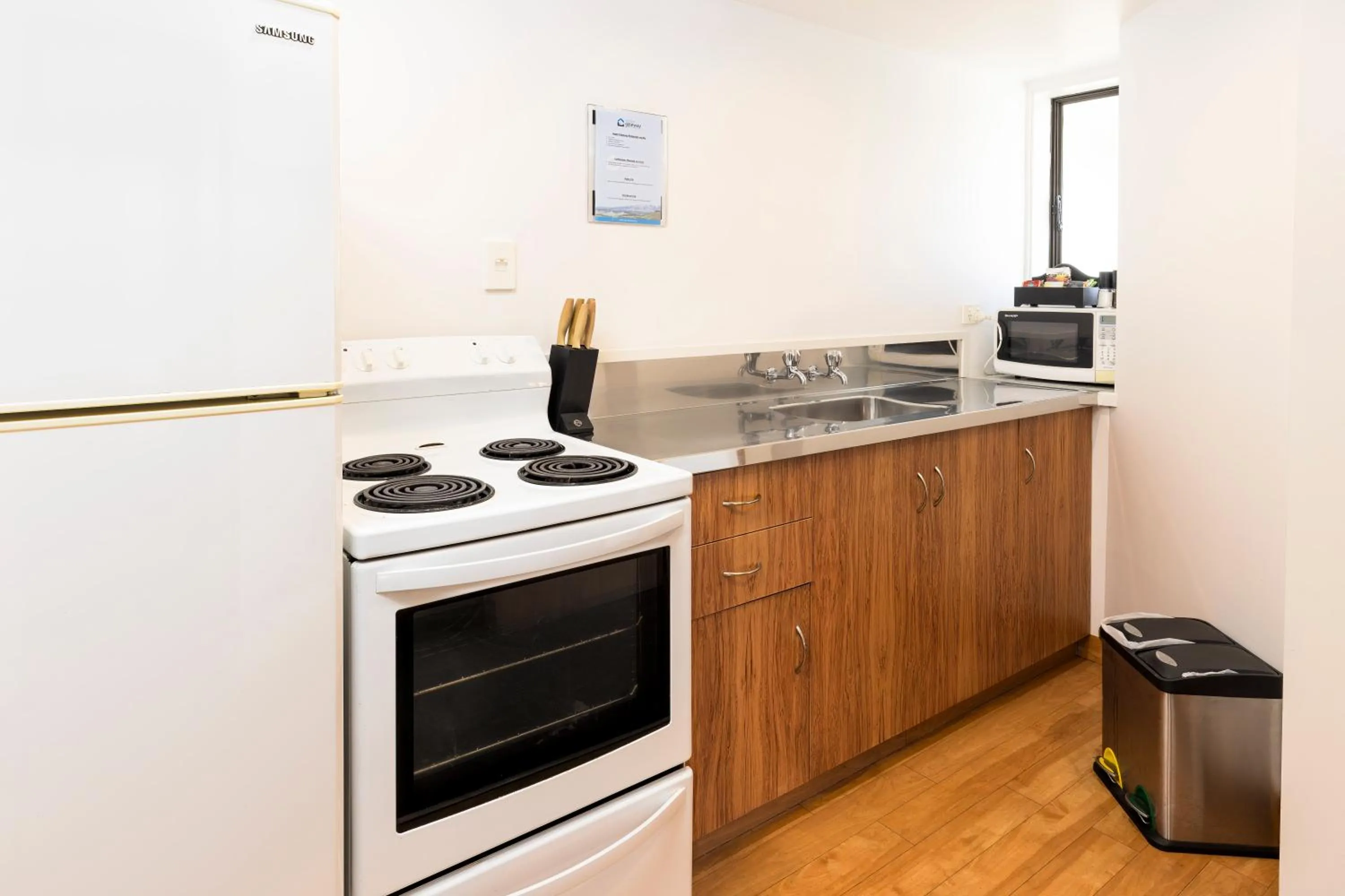 Kitchen or kitchenette in Airport Gateway Hotel