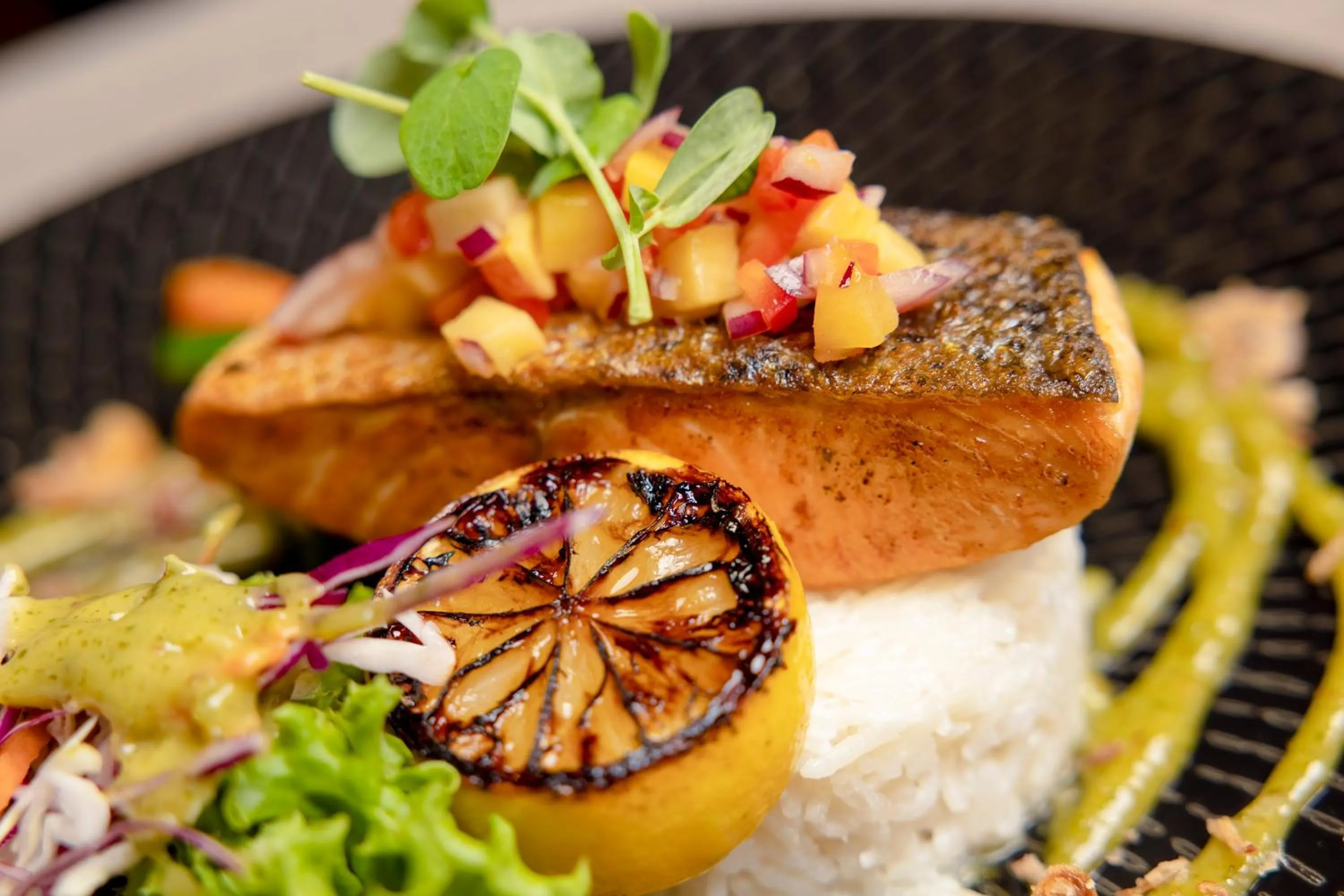 Restaurant/places to eat in Airport Gateway Hotel