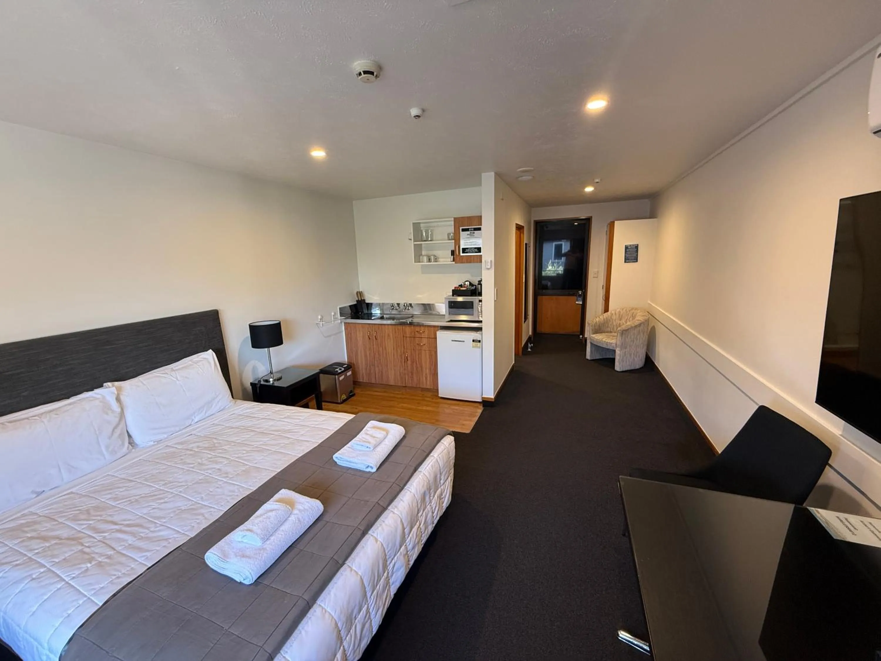 Photo of the whole room, Bed in Airport Gateway Hotel