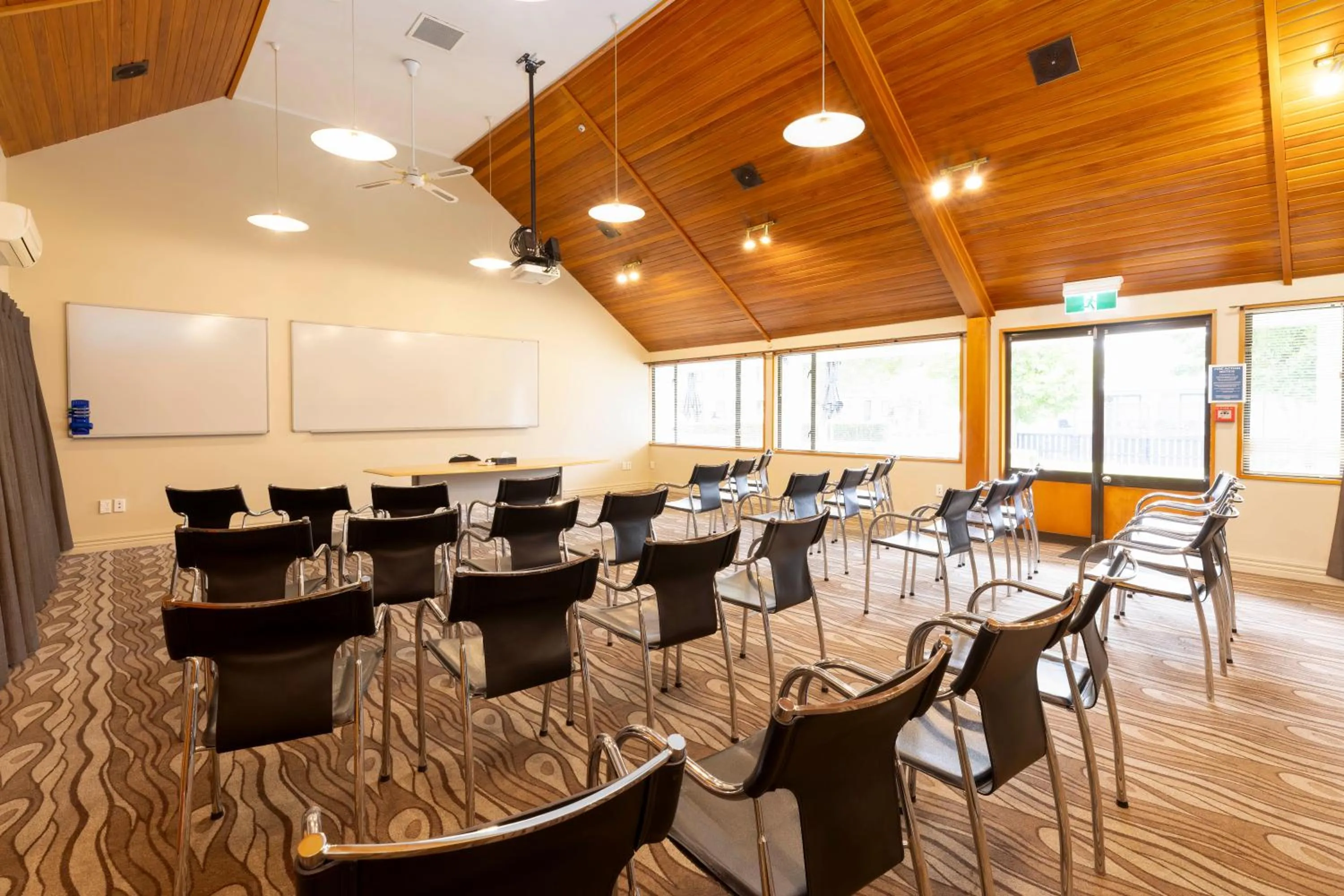 Meeting/conference room in Airport Gateway Hotel