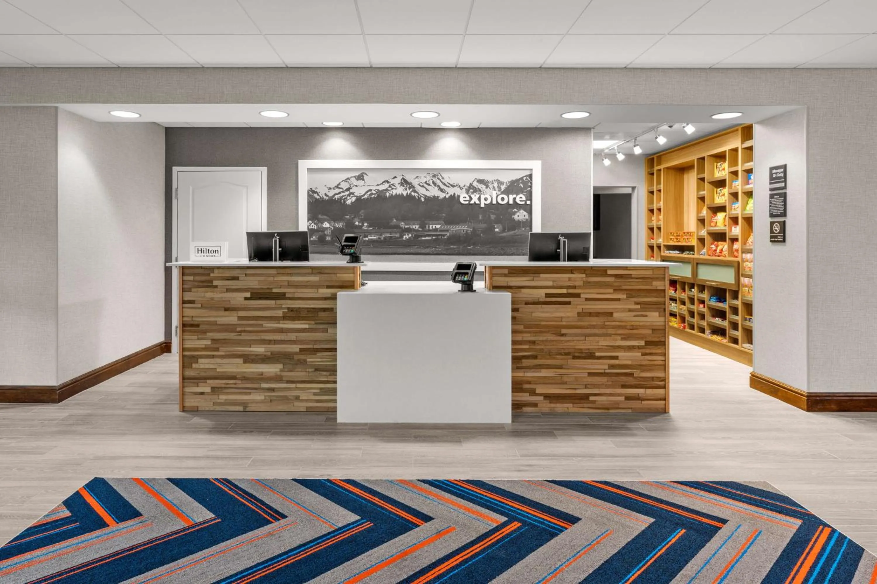 Lobby or reception in Hampton Inn & Suites Fairbanks