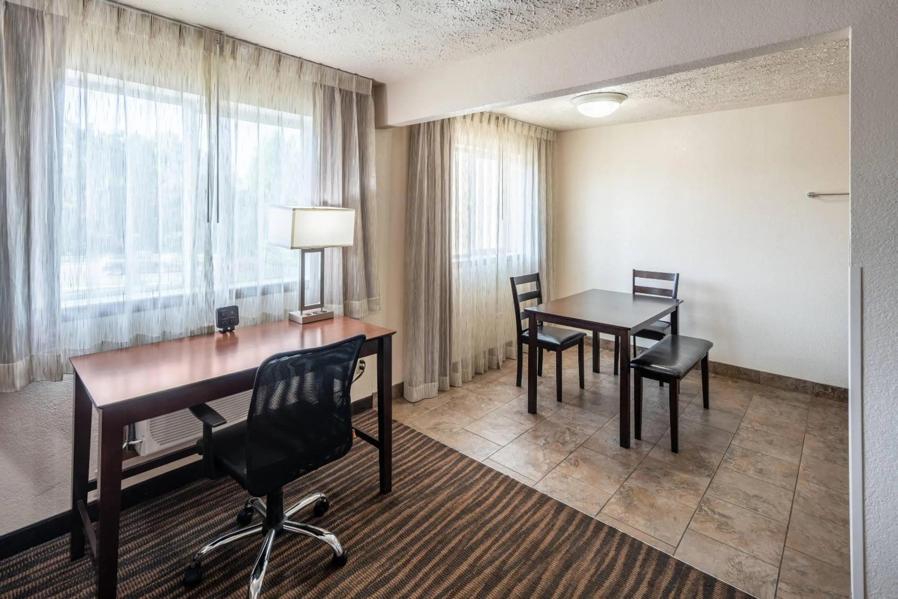 Bedroom in Quality Inn & Suites Downtown Walla Walla