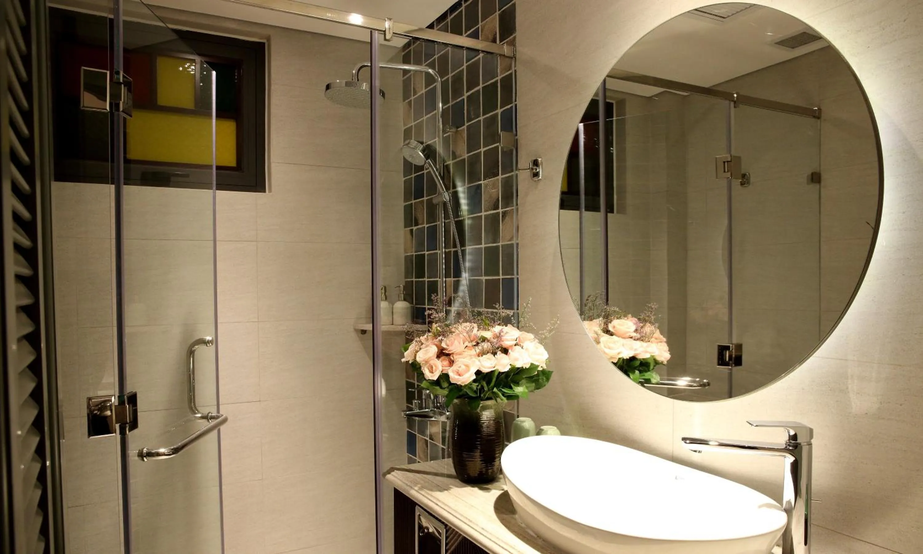 Bathroom in Au Lac Legend Hotel