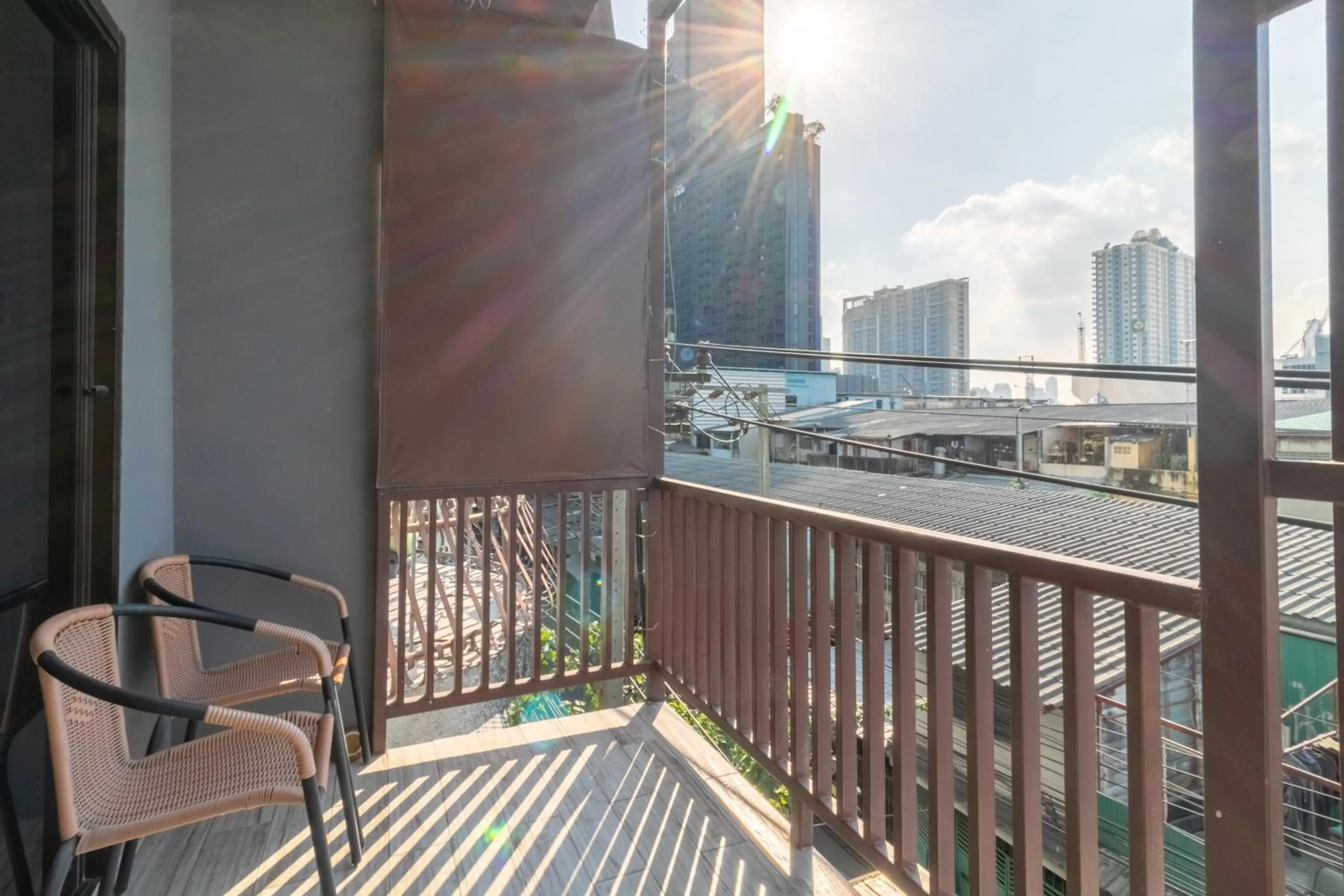 Balcony/Terrace in Phobphan Hostel