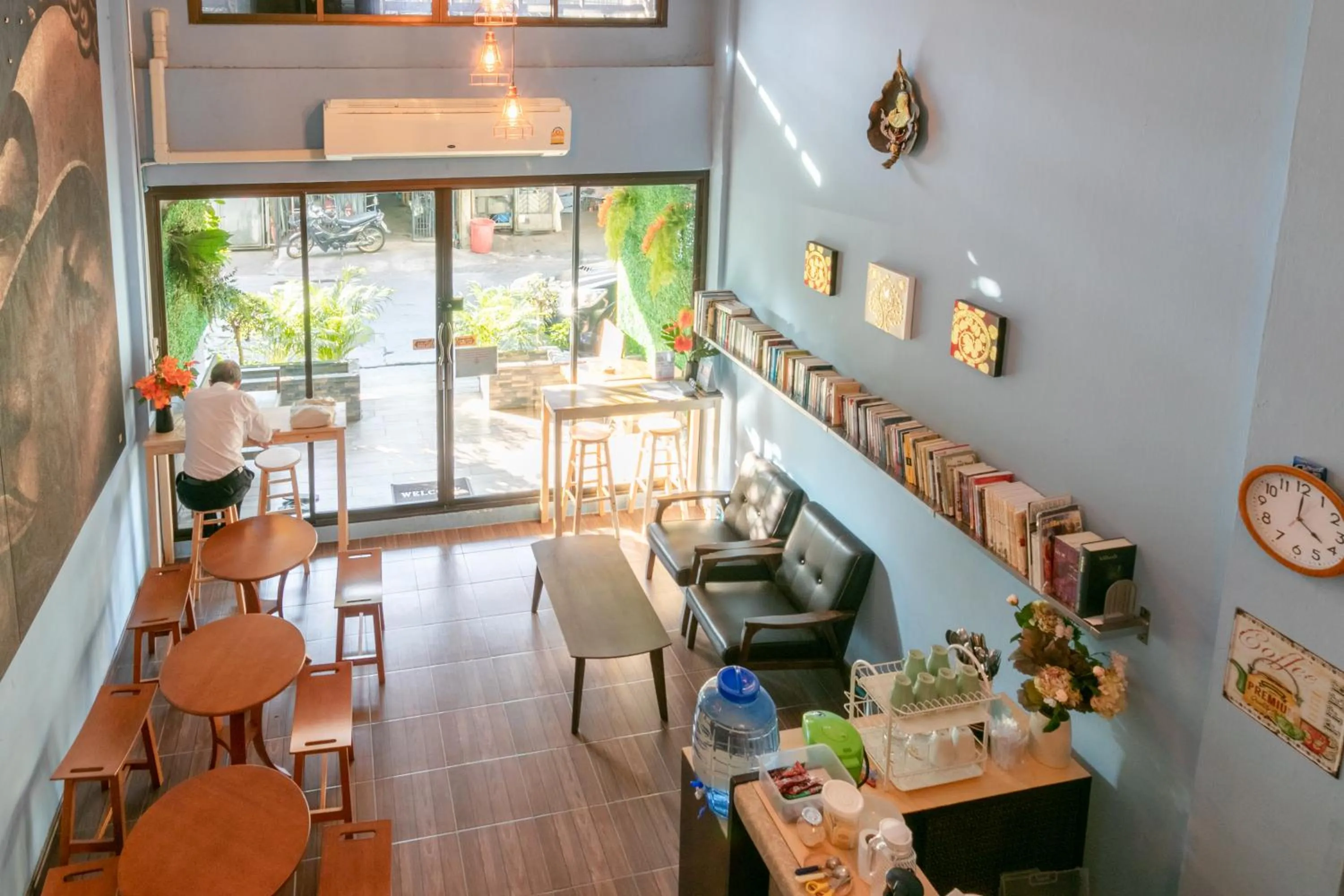 Restaurant/places to eat in Phobphan Hostel