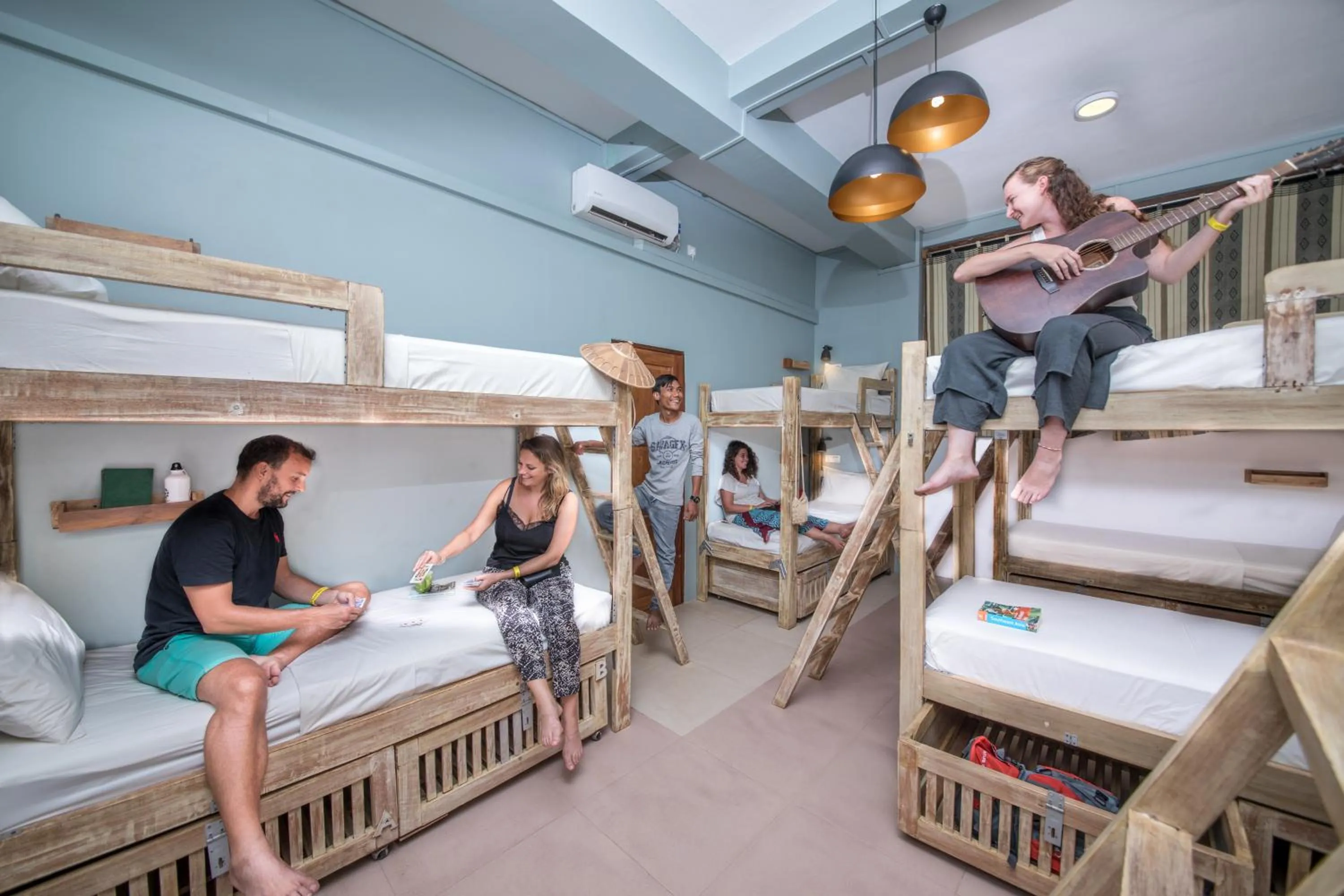group of guests, Bed in Ostello Bello Bagan Pool