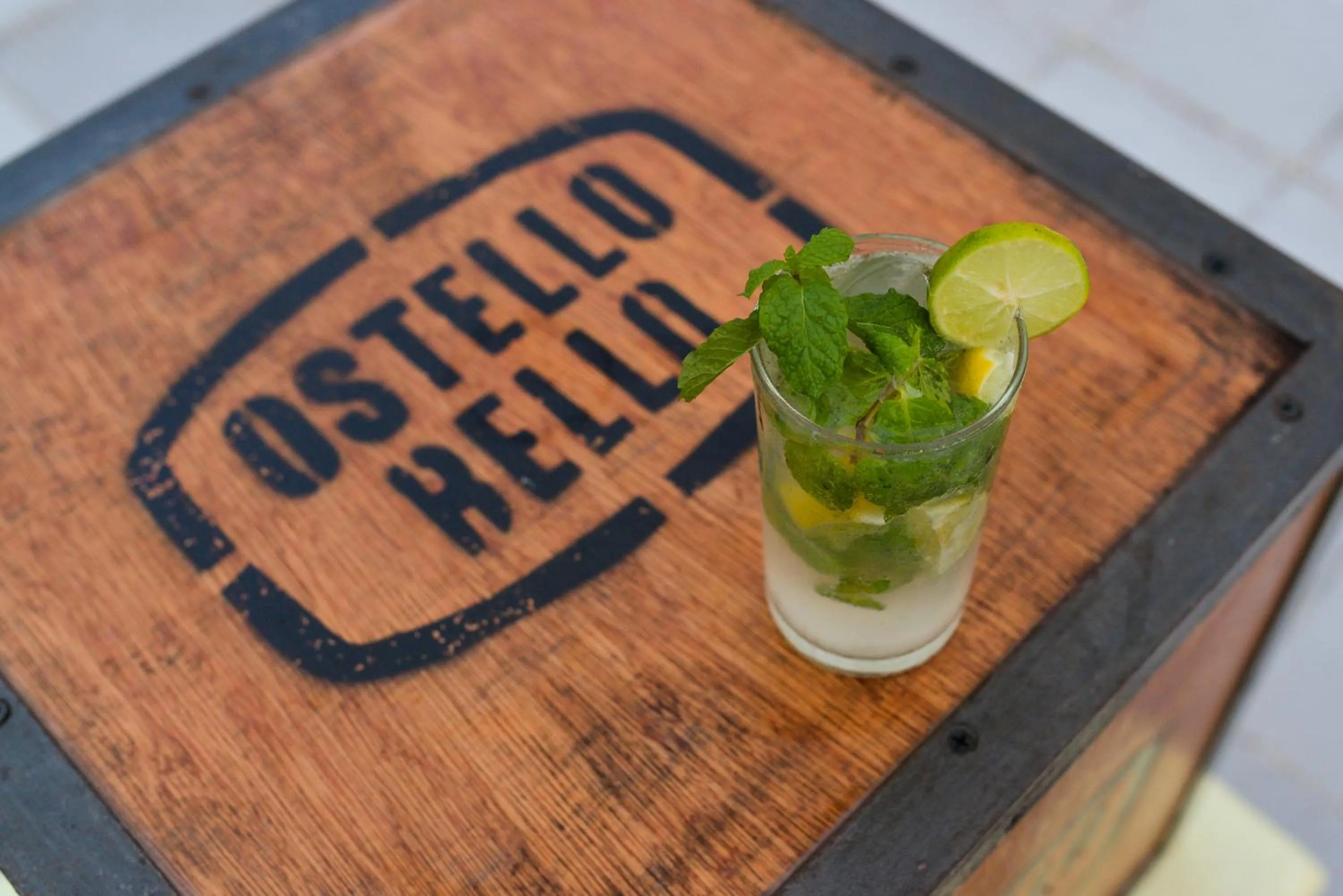 Alcoholic drinks in Ostello Bello Bagan Pool