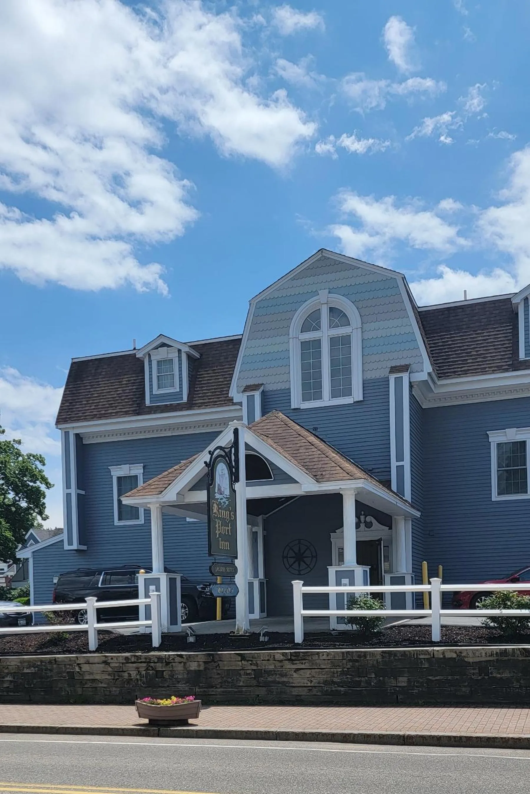 Property building in King's Port Inn