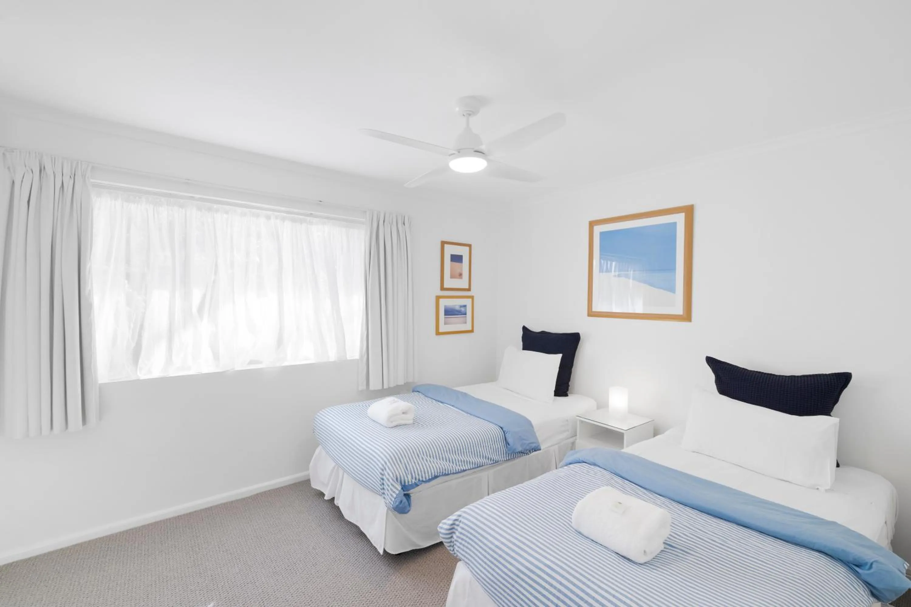 Bedroom, Bed in Beach Breakers Resort