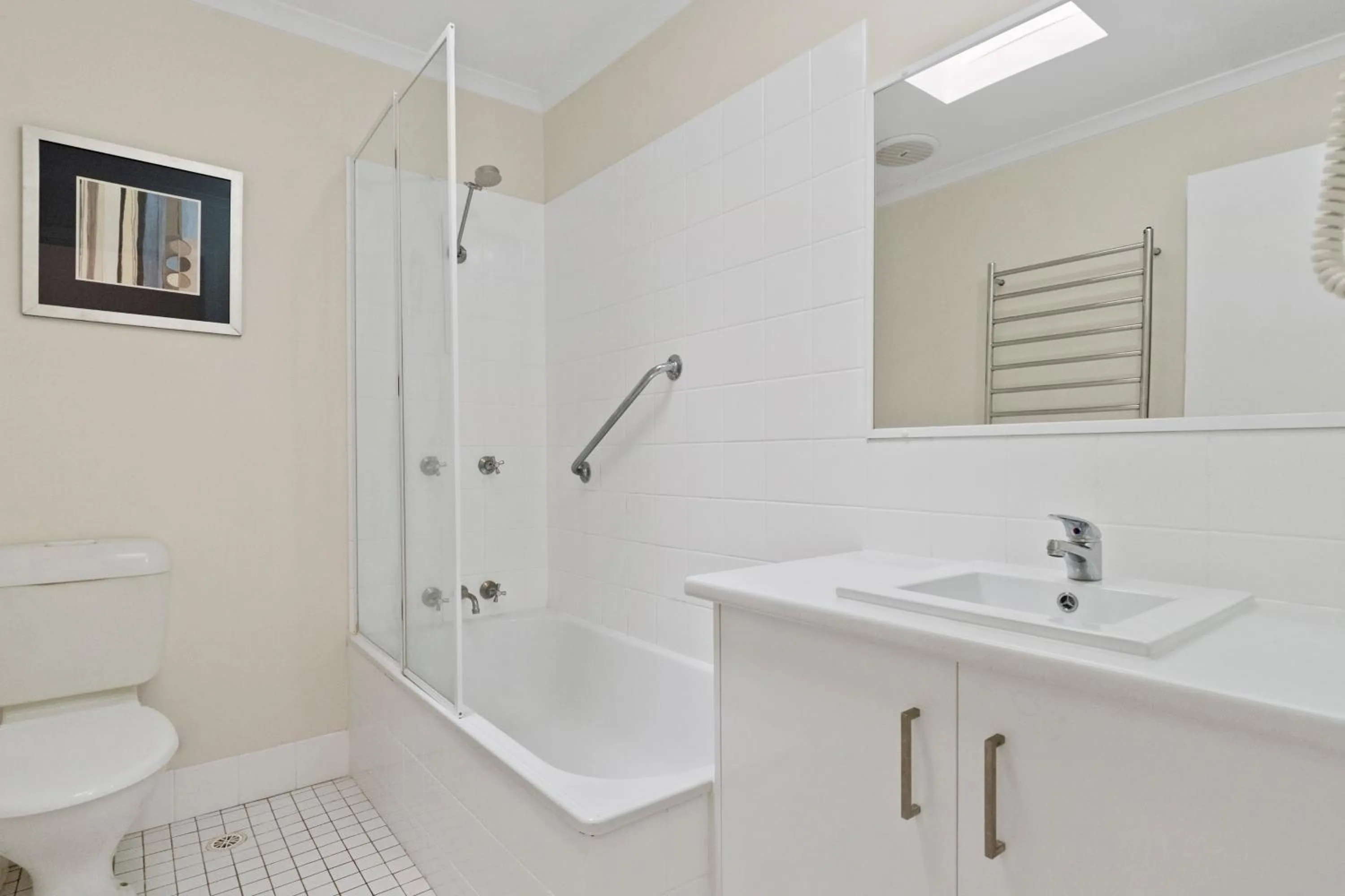 Shower in Beach Breakers Resort