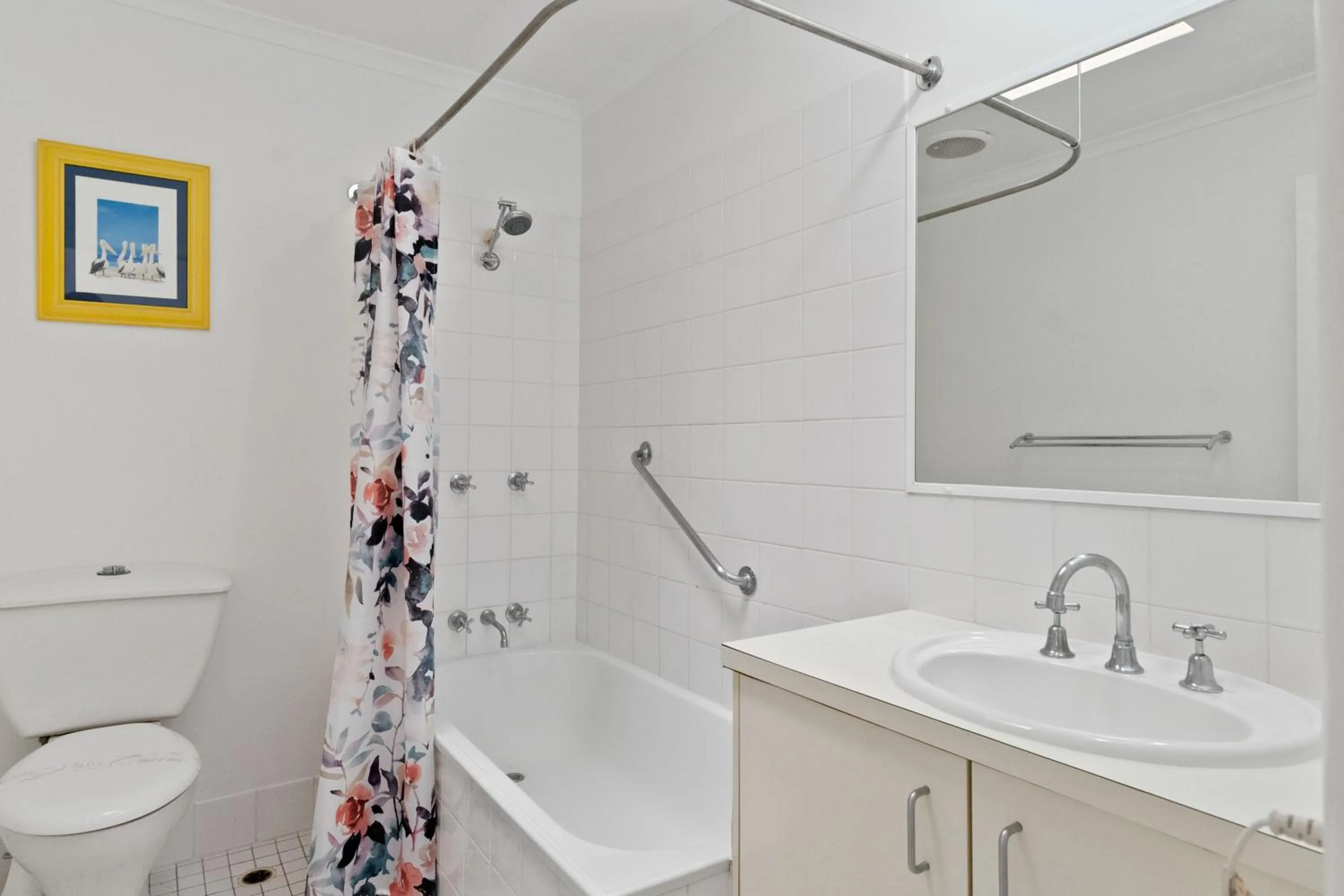 Bathroom in Beach Breakers Resort