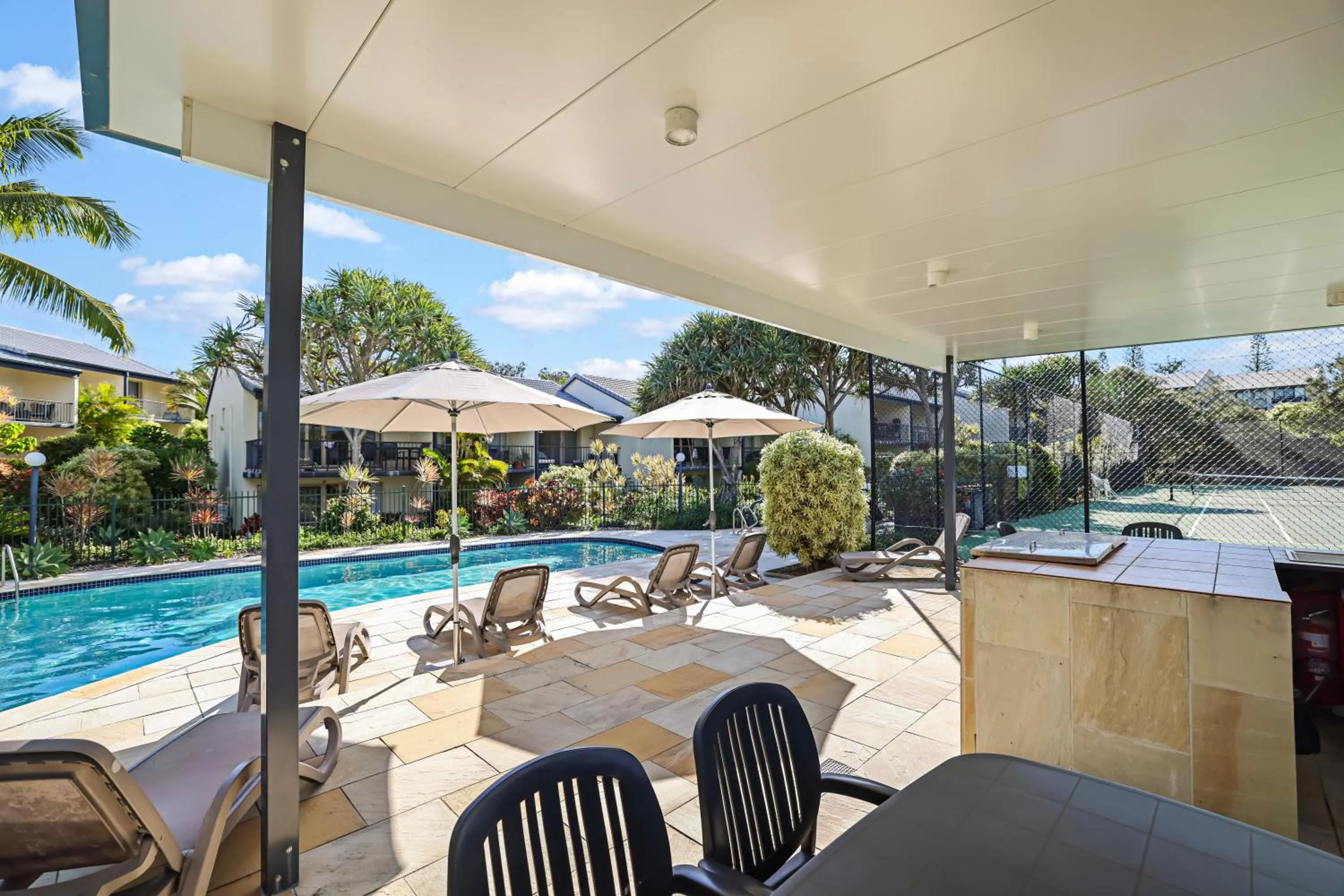 BBQ facilities in Beach Breakers Resort